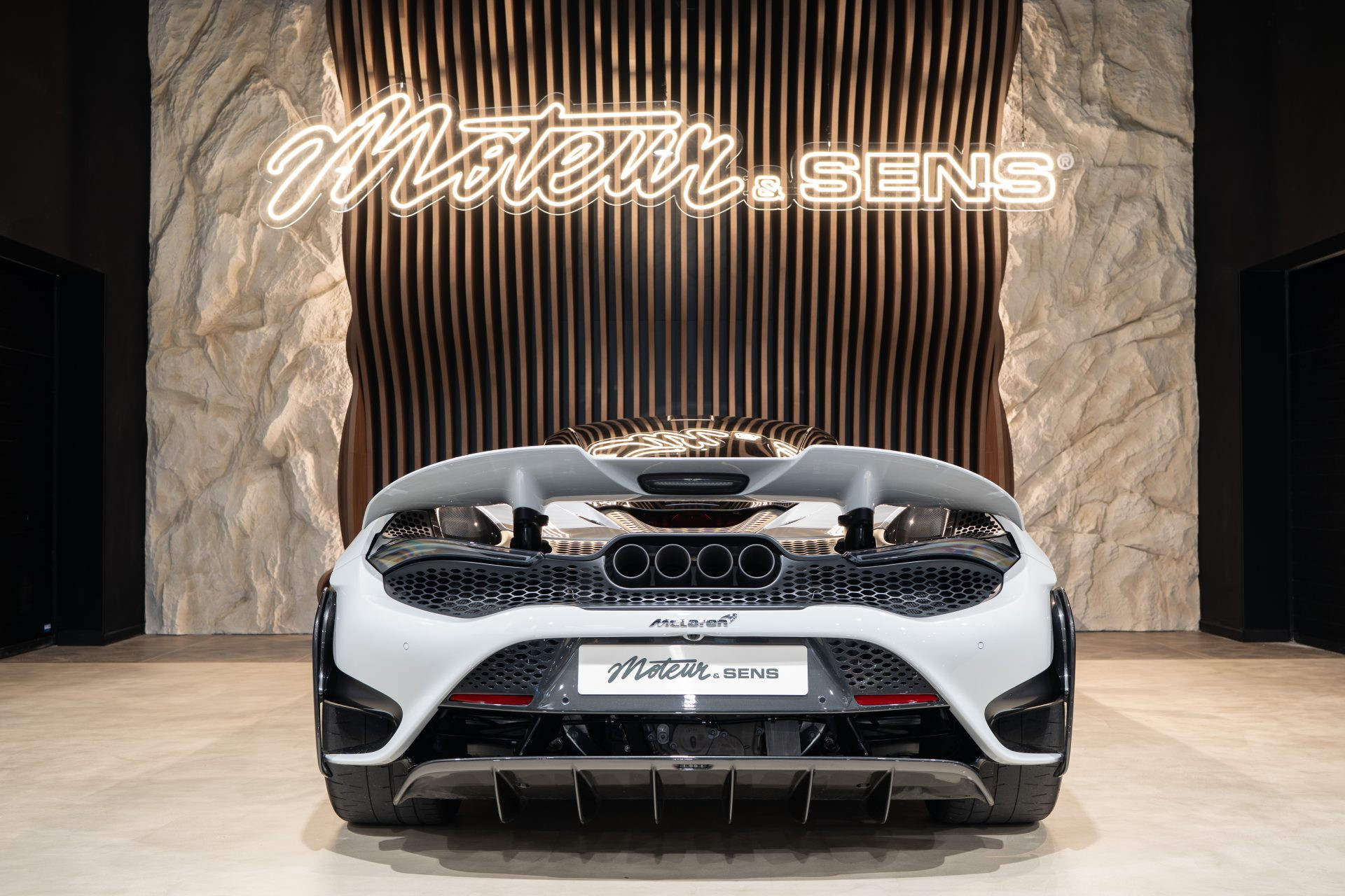 McLaren 765LT — Smoked White, 7 900 km, Aix-en-Provence – Photo 4