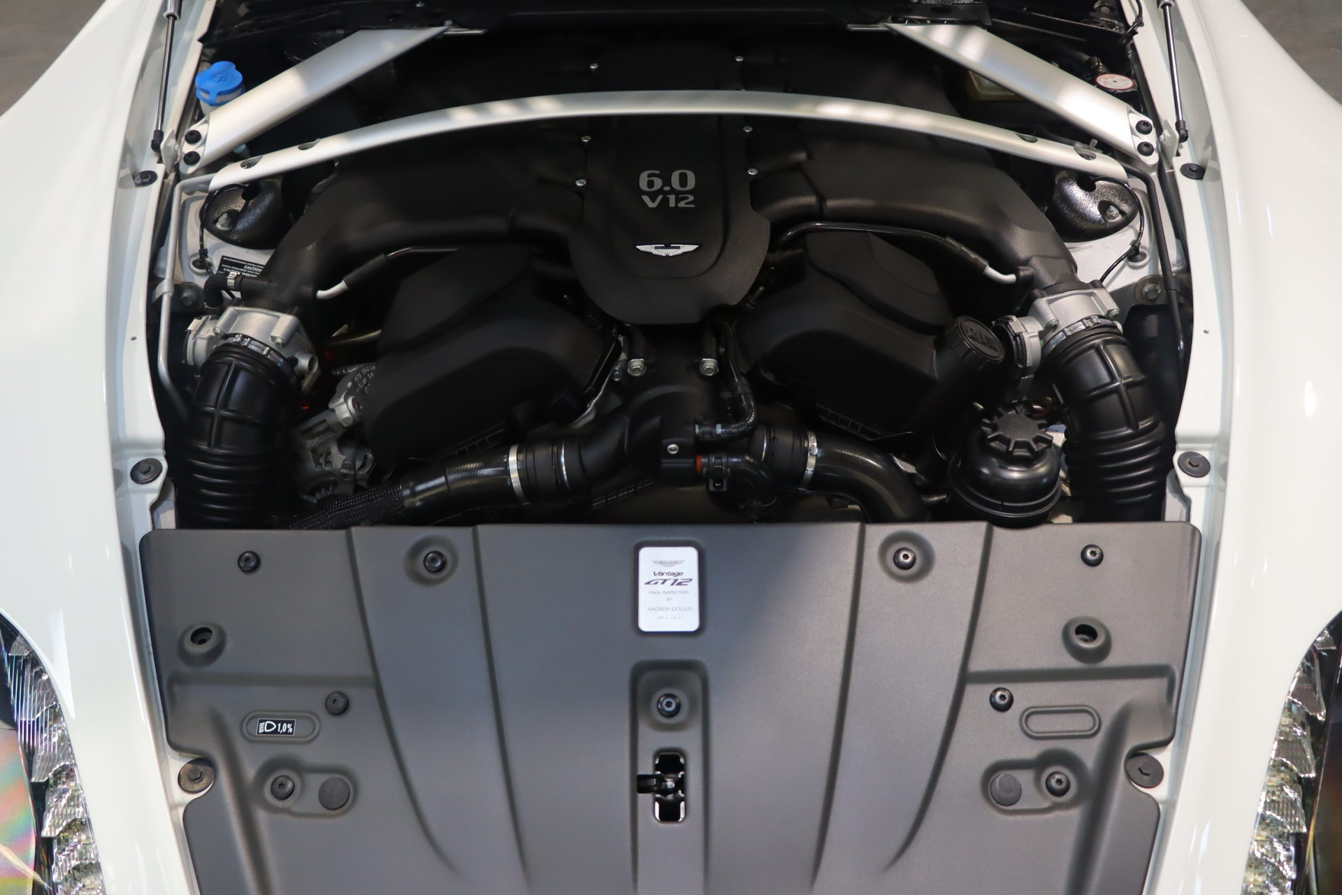 Aston Martin Vantage GT12 – Production Prototype 4/100 – Photo 42