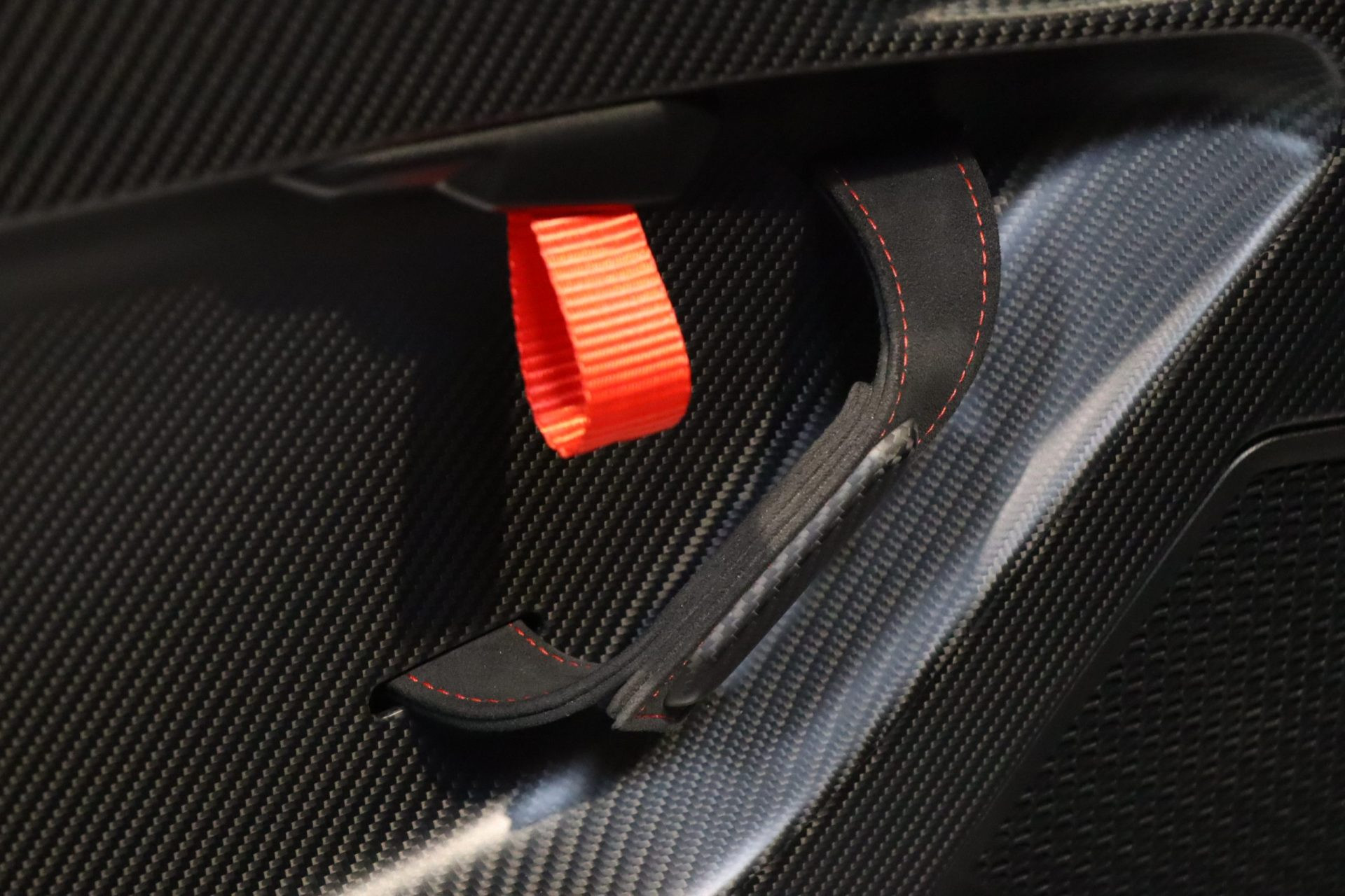 Lamborghini Huracán Sterrato Ad Personam — Nero Nemesis, série limitée – Photo 11