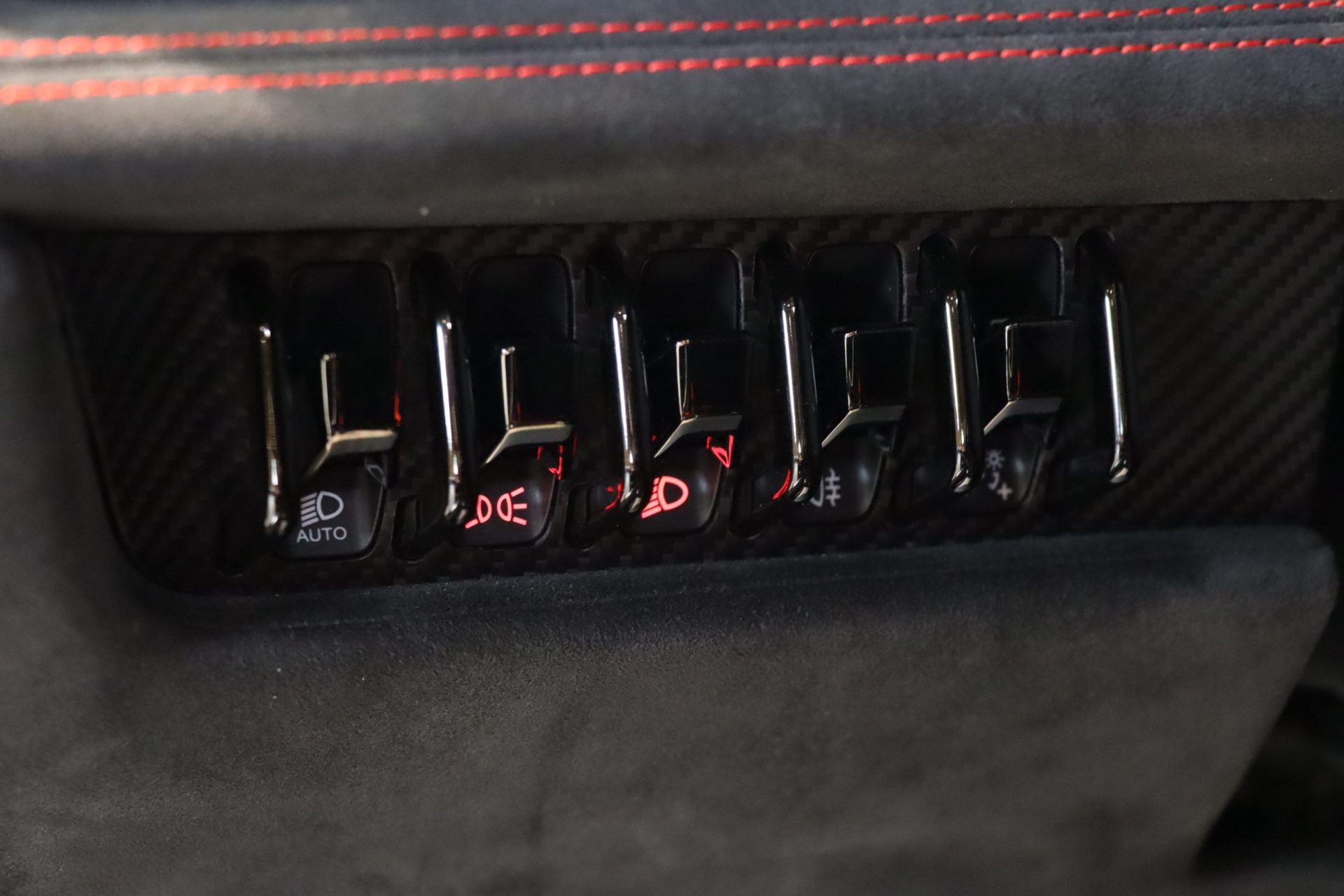 Lamborghini Huracán Sterrato Ad Personam — Nero Nemesis, série limitée – Photo 16