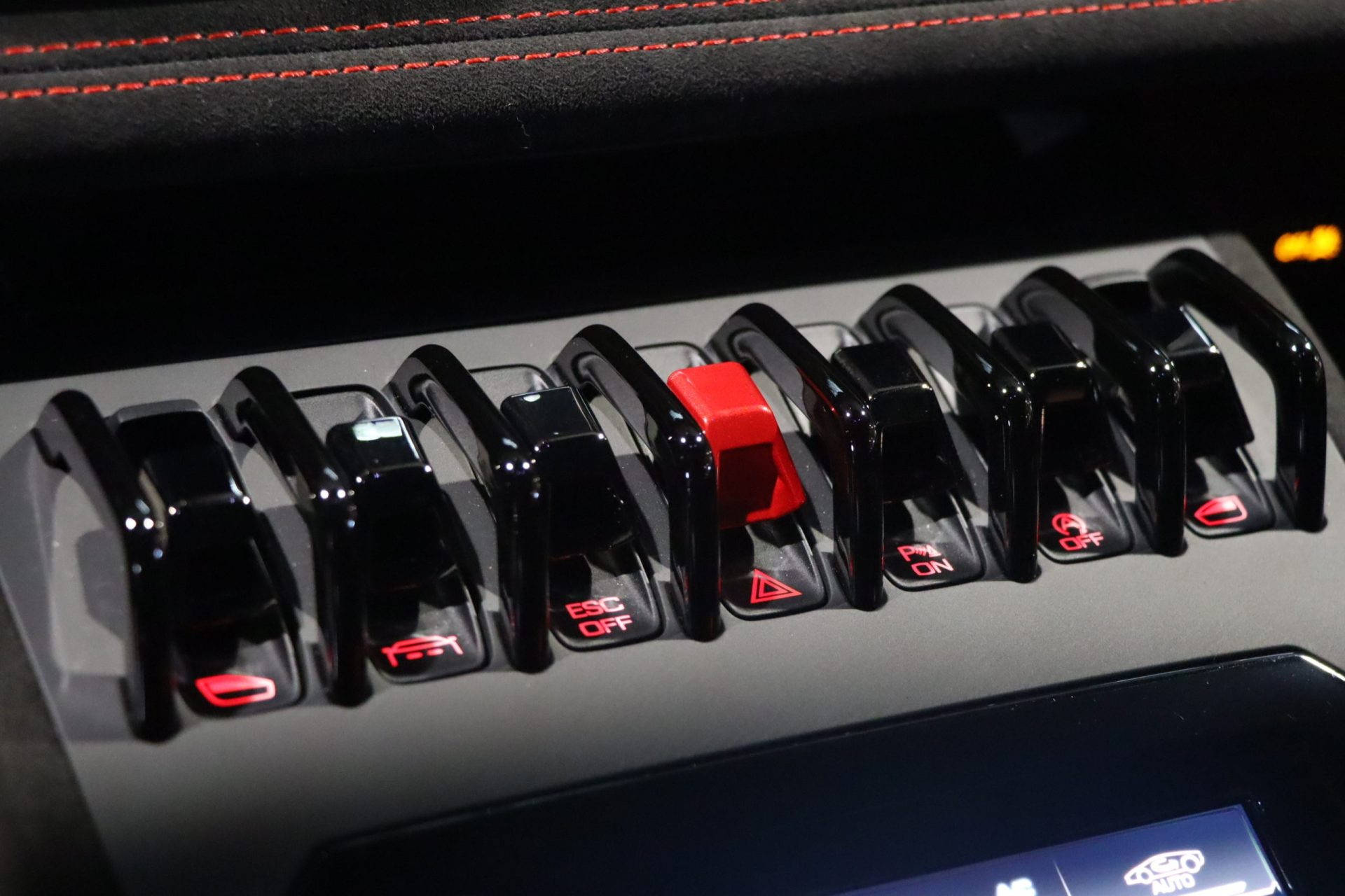 Lamborghini Huracán Sterrato Ad Personam — Nero Nemesis, série limitée – Photo 26