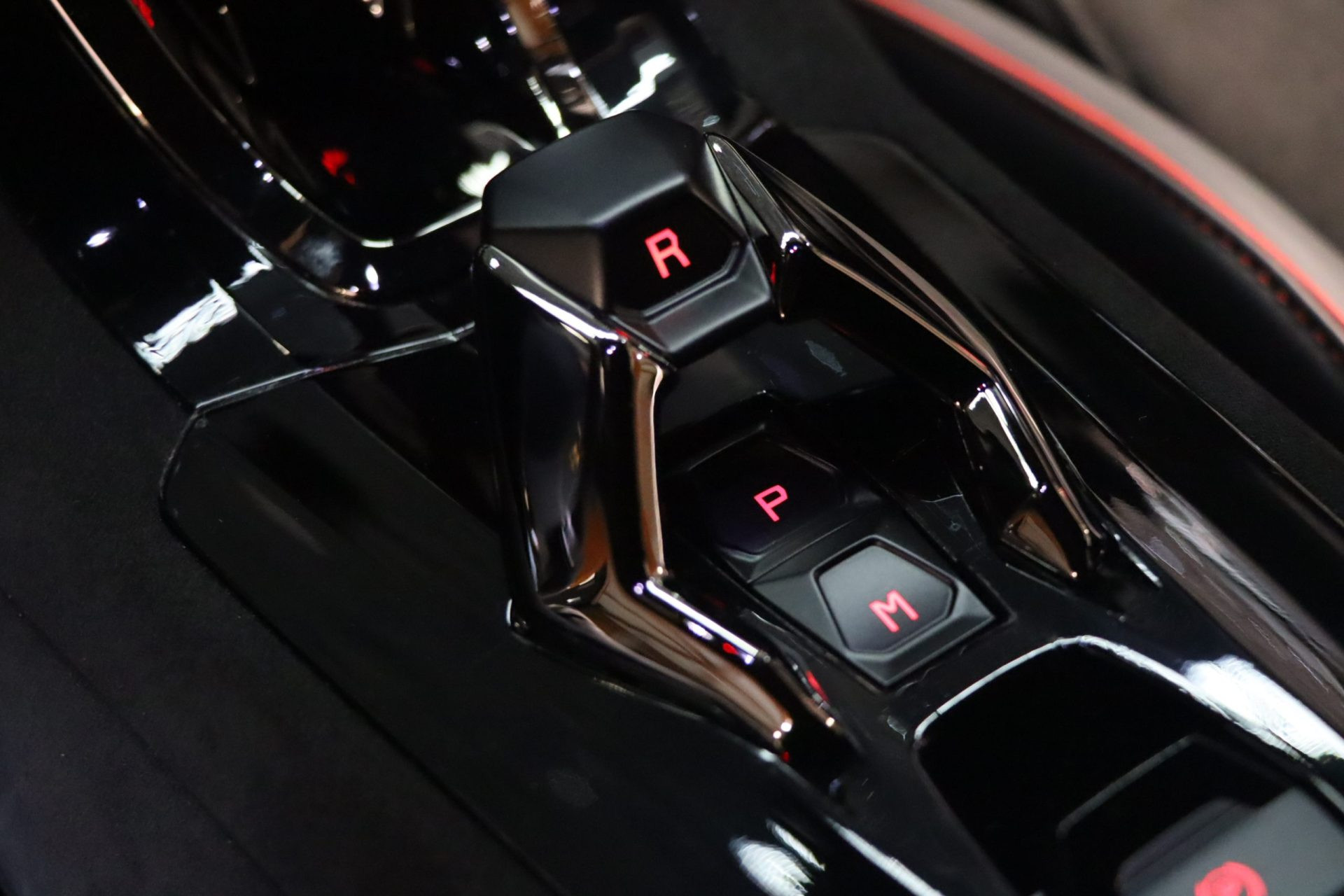 Lamborghini Huracán Sterrato Ad Personam — Nero Nemesis, série limitée – Photo 30