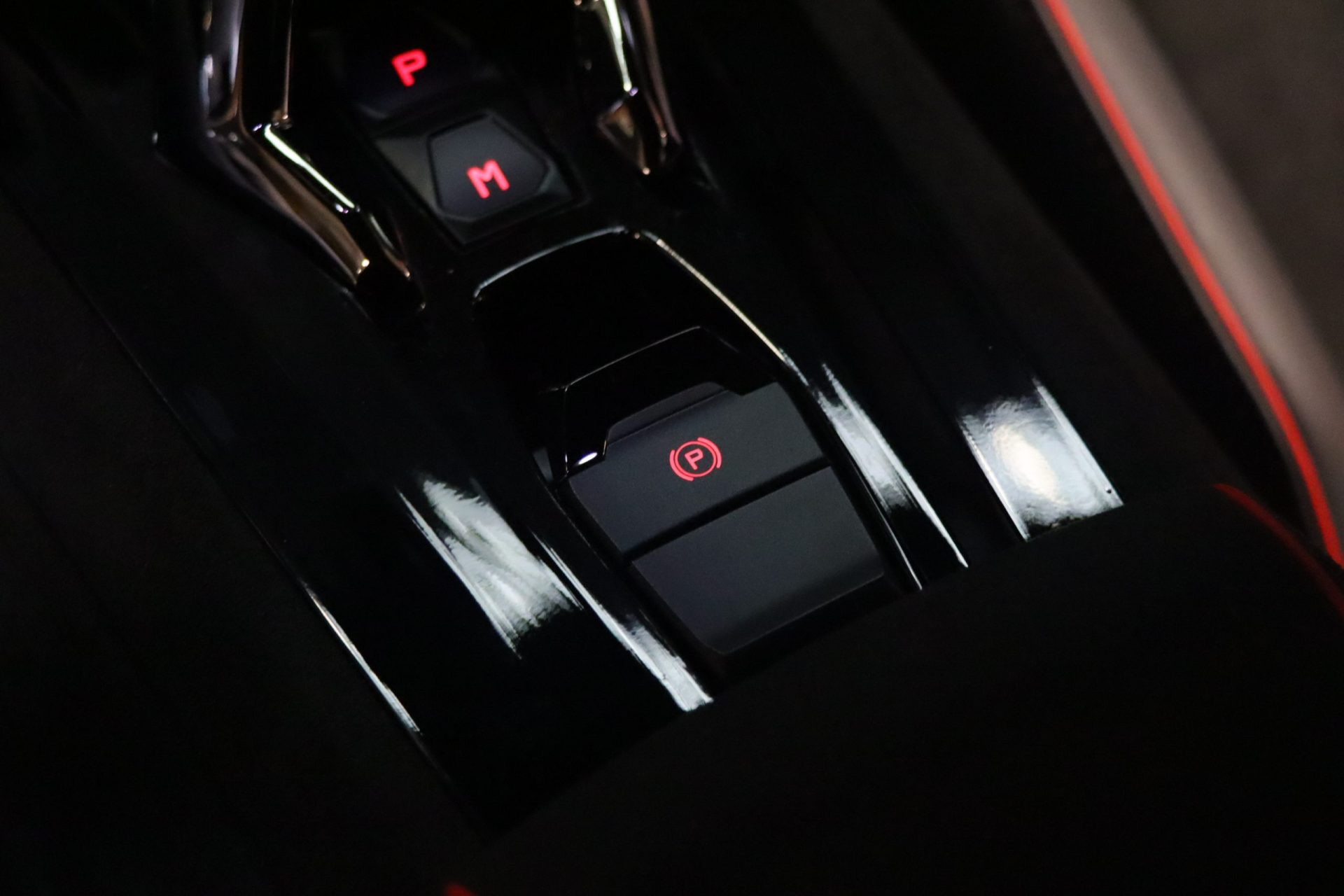 Lamborghini Huracán Sterrato Ad Personam — Nero Nemesis, série limitée – Photo 31