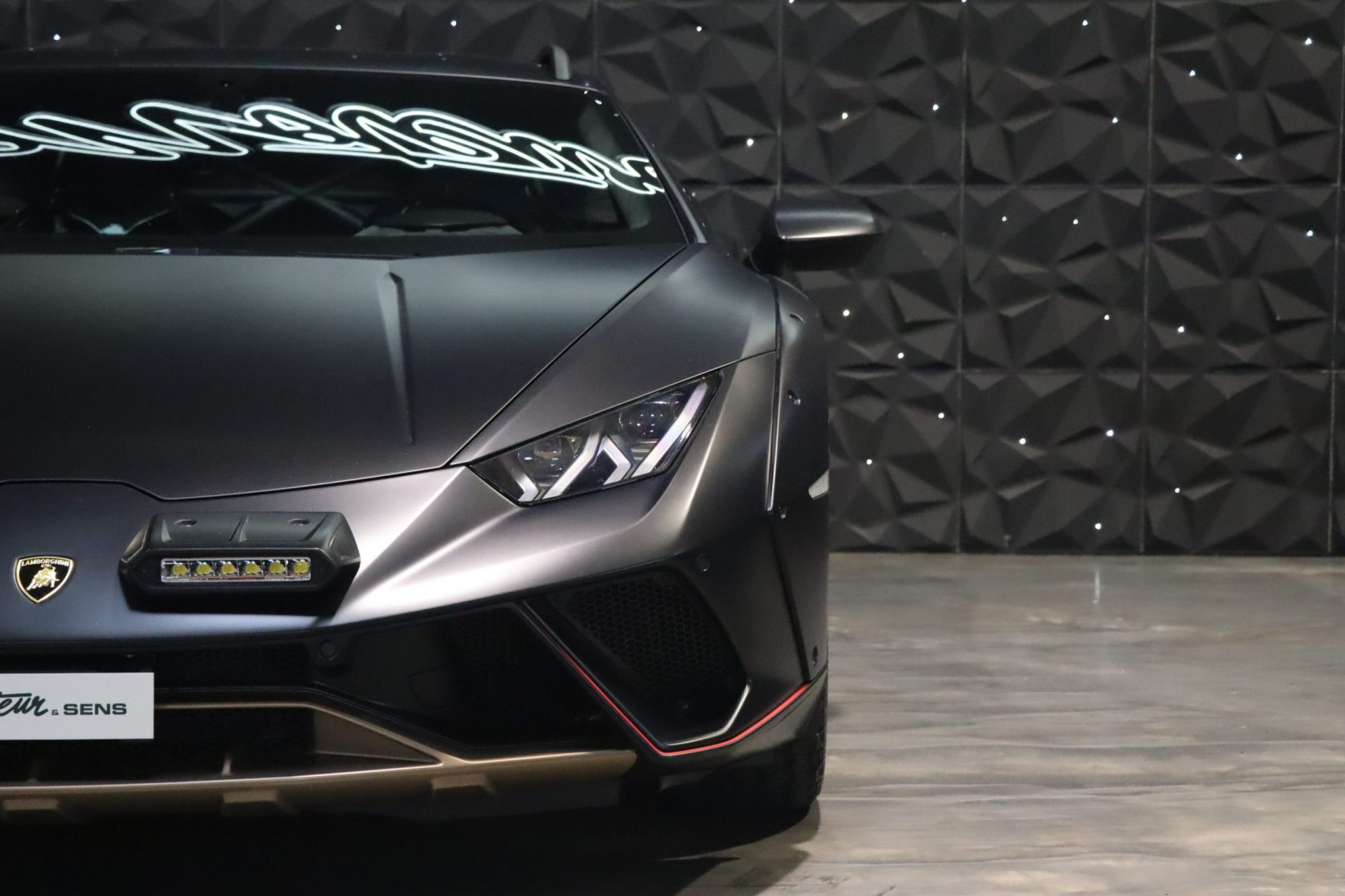 Lamborghini Huracán Sterrato Ad Personam — Nero Nemesis, série limitée – Photo 38