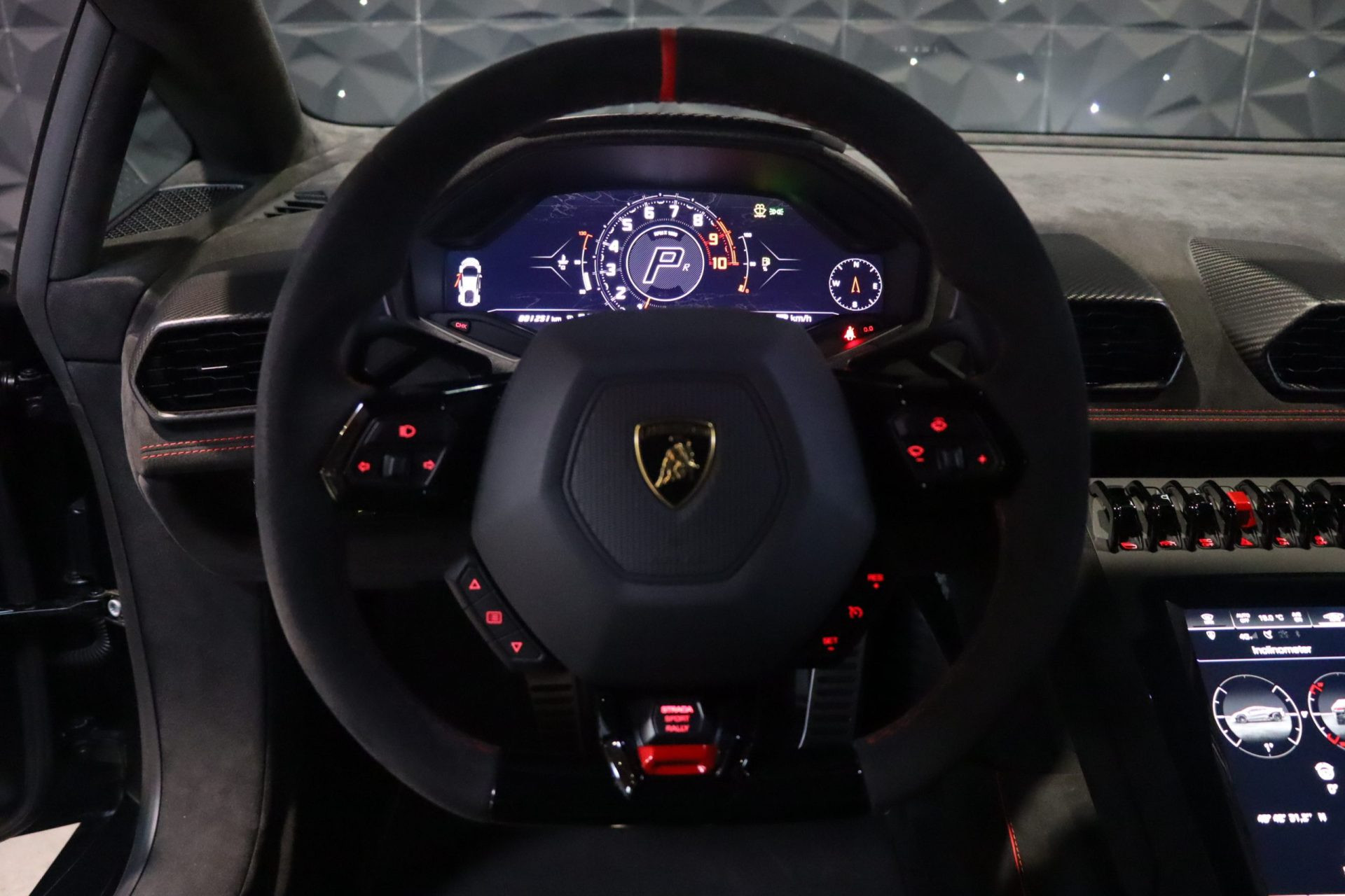 Lamborghini Huracán Sterrato Ad Personam — Nero Nemesis, série limitée – Photo 9