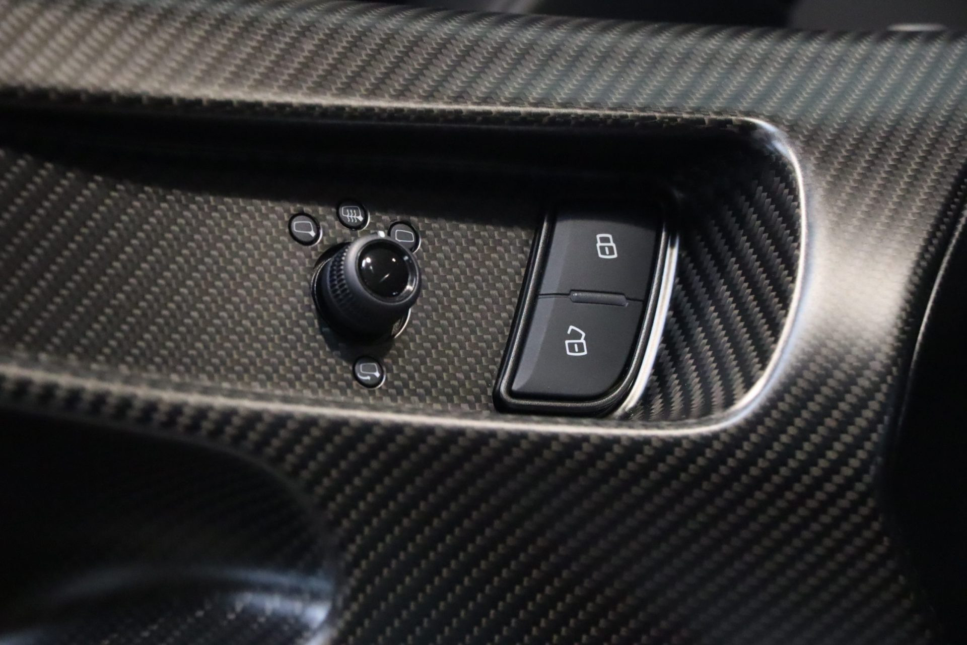 Lamborghini Huracán Sterrato Ad Personam — Nero Nemesis, série limitée – Photo 10
