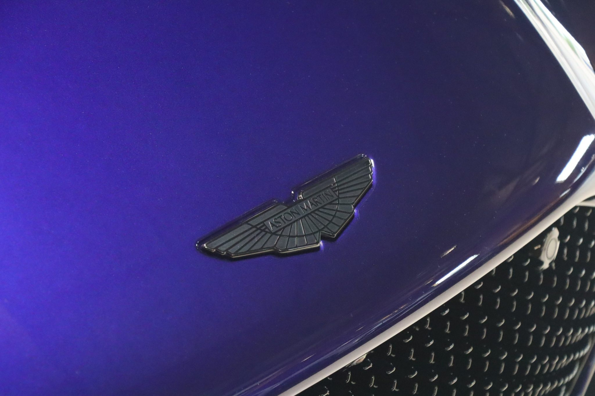 Aston Martin DBS 770 Ultimate – 770 ch, 1 of 300, Royal Indigo – Photo 45