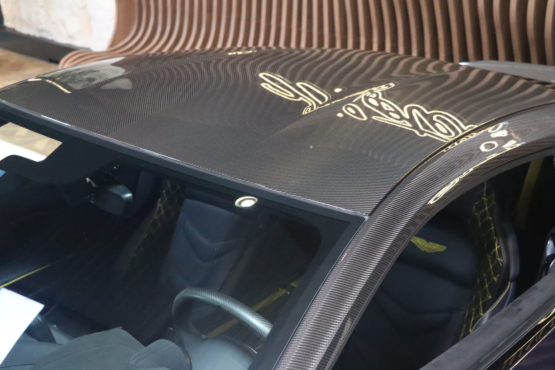 Aston Martin DBS 770 Ultimate – 770 ch, 1 of 300, Royal Indigo – Photo 57