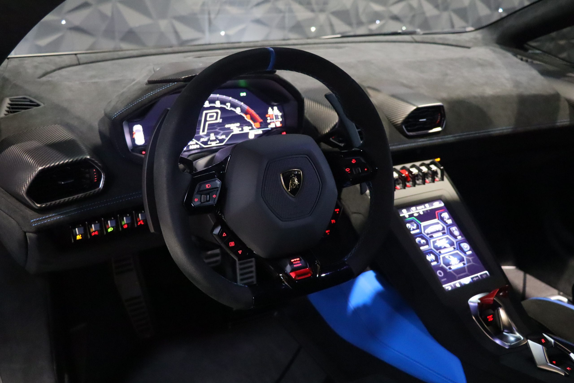 Lamborghini Huracan STO LP 640-2 – 8 800 km – Photo 14