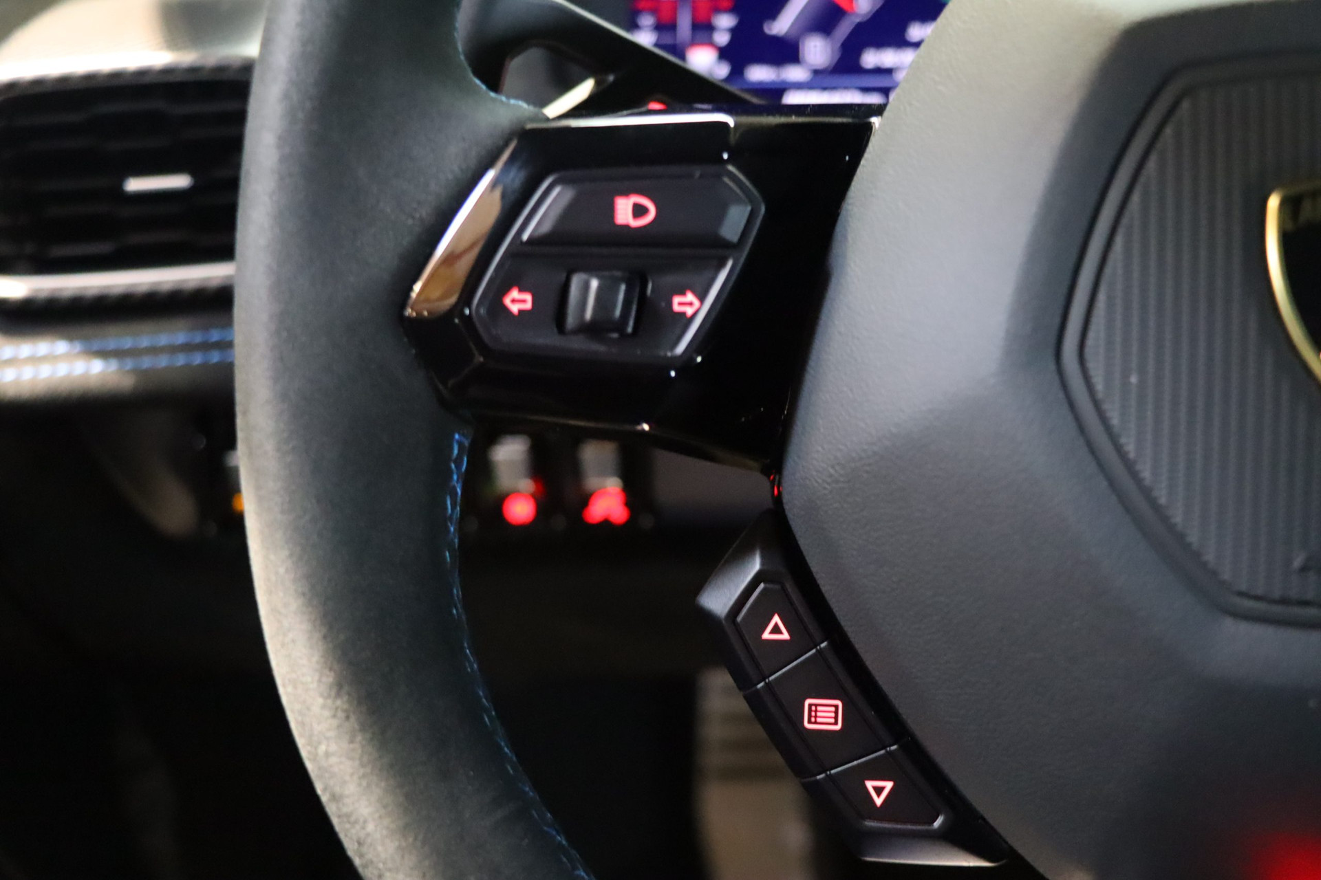 Lamborghini Huracan STO LP 640-2 – 8 800 km – Photo 17