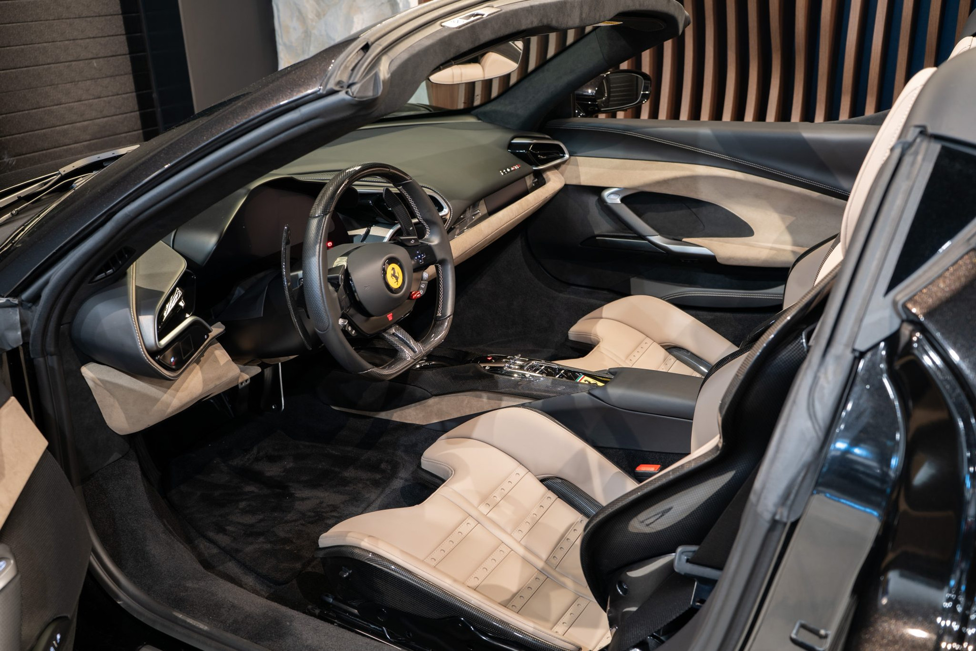 Ferrari 296 GTS Nero Daytona – 6 900 km, livraison Monaco 2024 – Photo 11