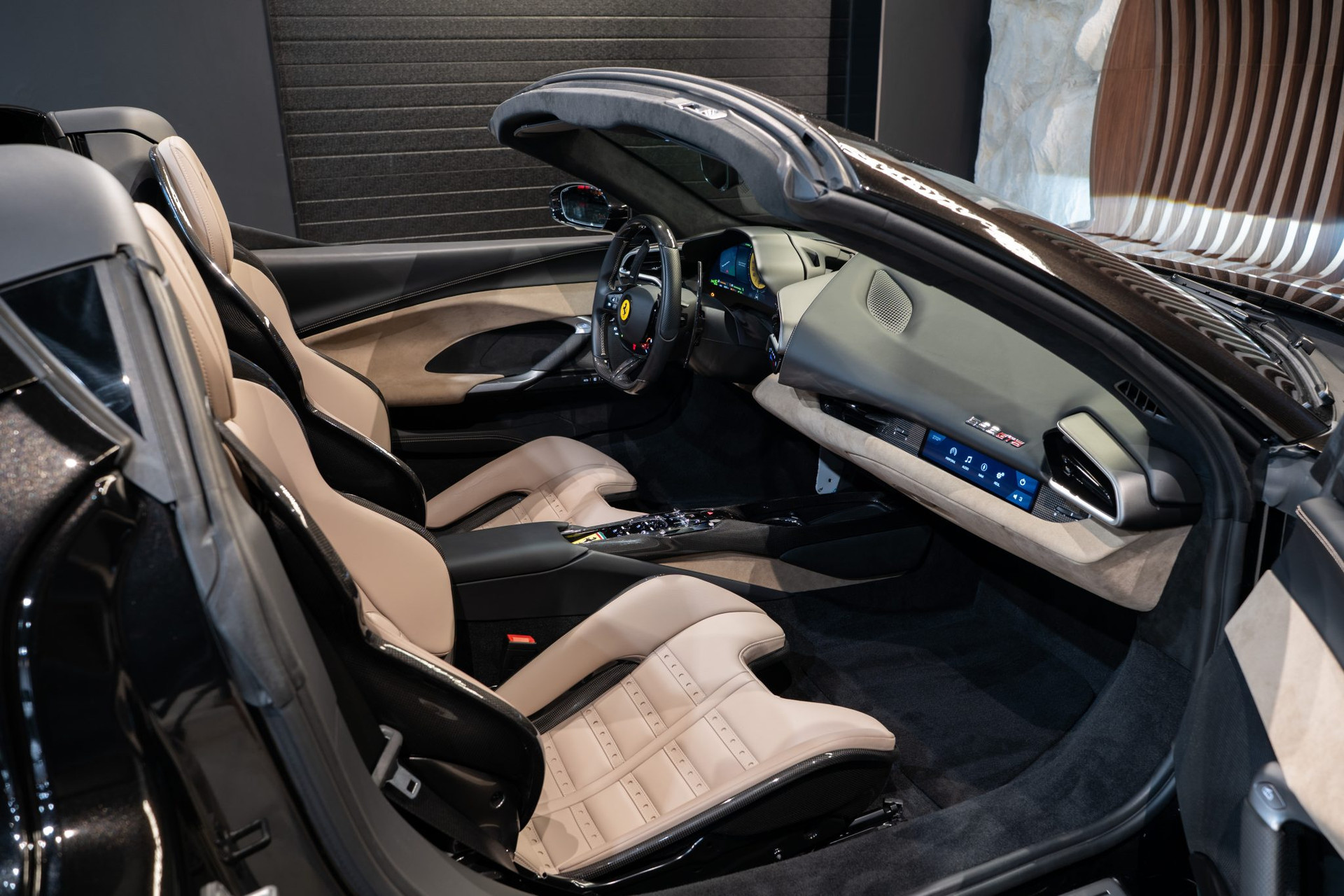 Ferrari 296 GTS Nero Daytona – 6 900 km, livraison Monaco 2024 – Photo 13