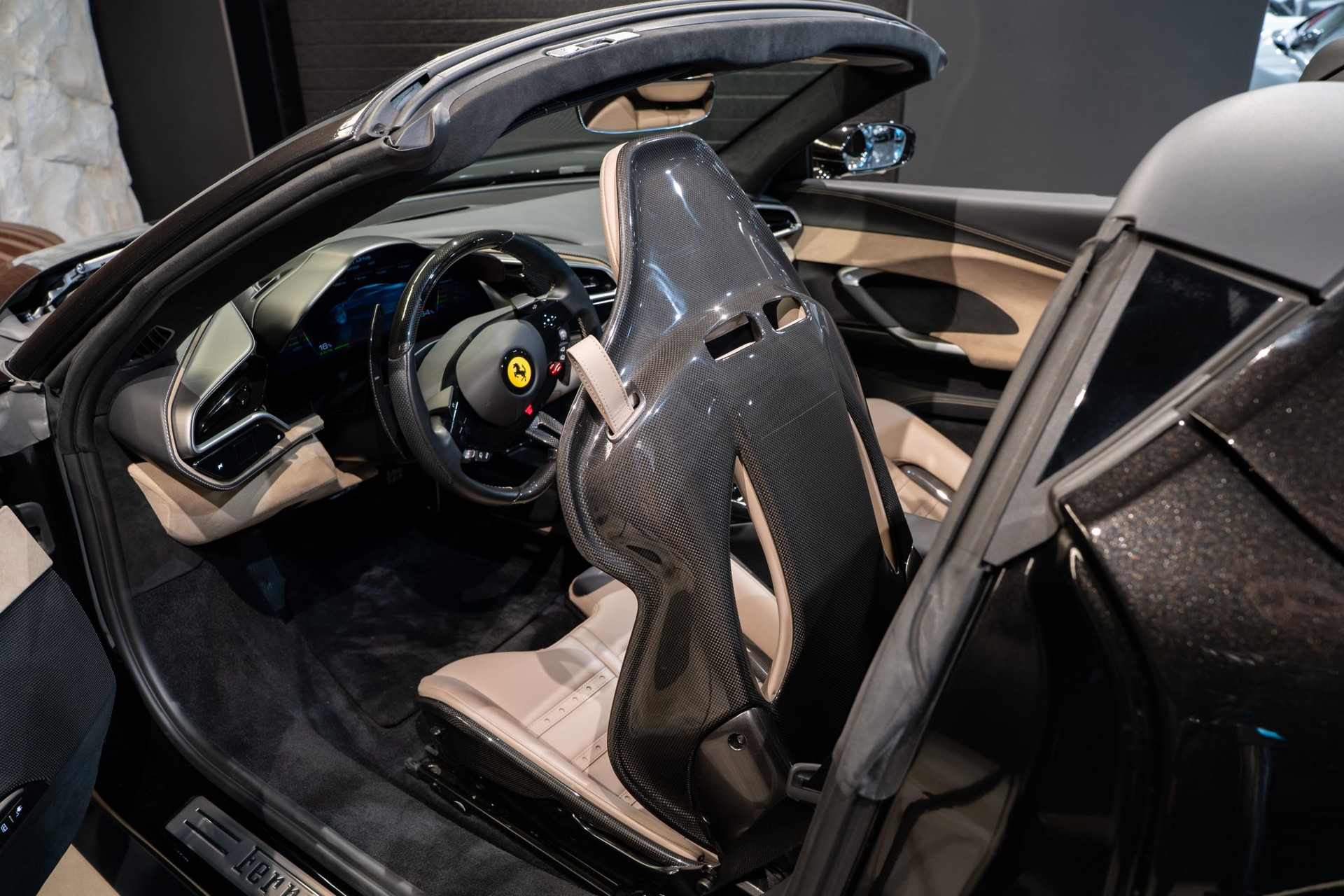 Ferrari 296 GTS Nero Daytona – 6 900 km, livraison Monaco 2024 – Photo 30