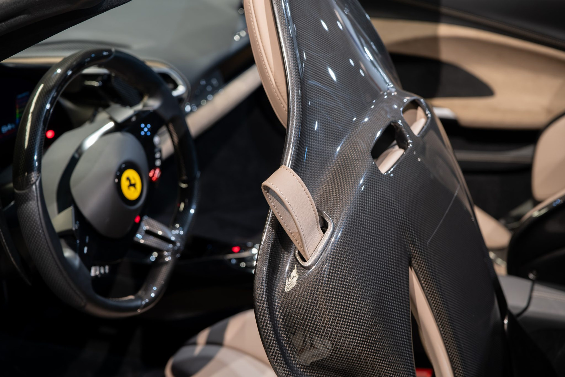 Ferrari 296 GTS Nero Daytona – 6 900 km, livraison Monaco 2024 – Photo 31