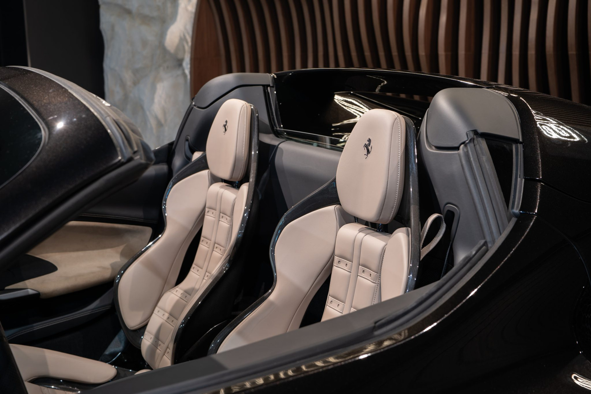 Ferrari 296 GTS Nero Daytona – 6 900 km, livraison Monaco 2024 – Photo 36