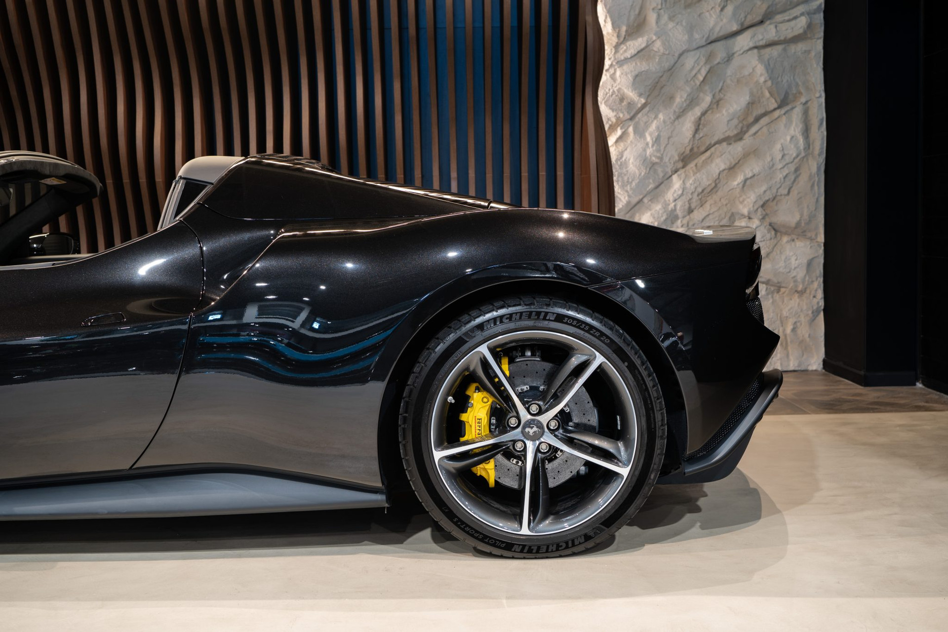 Ferrari 296 GTS Nero Daytona – 6 900 km, livraison Monaco 2024 – Photo 41