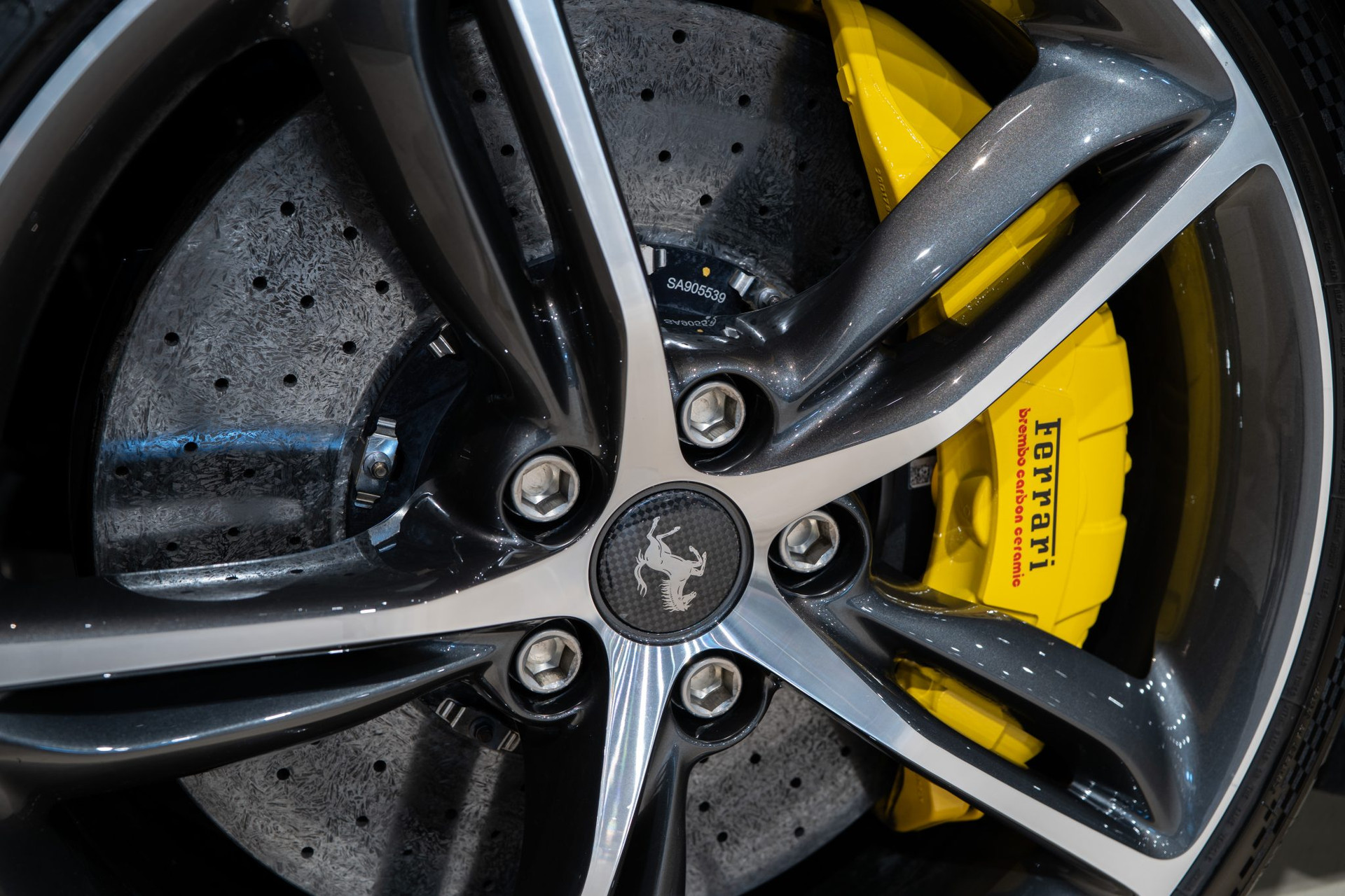 Ferrari 296 GTS Nero Daytona – 6 900 km, livraison Monaco 2024 – Photo 42