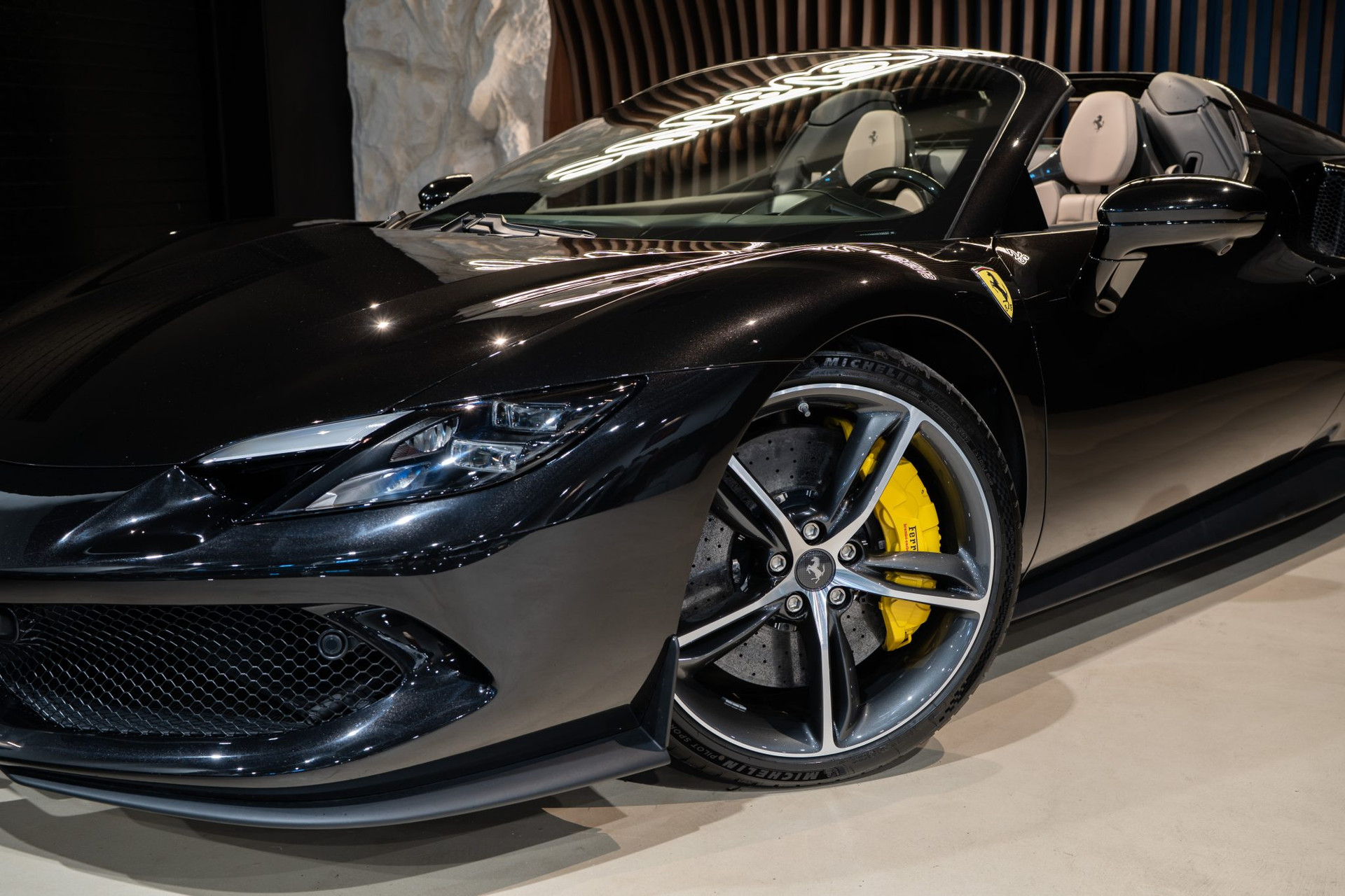 Ferrari 296 GTS Nero Daytona – 6 900 km, livraison Monaco 2024 – Photo 43