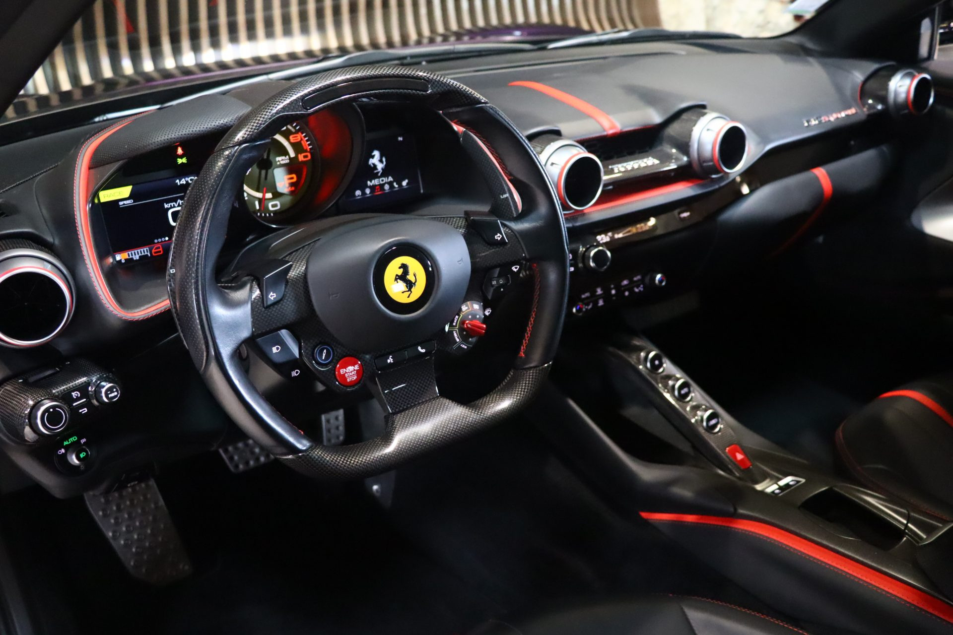 Ferrari 812 Superfast — Viola Hong Kong, 800 ch, configuration rare – Photo 13