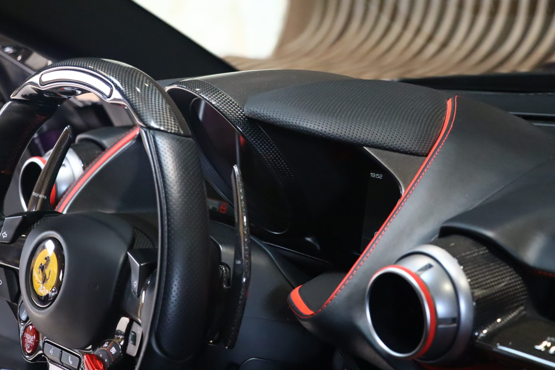 Ferrari 812 Superfast — Viola Hong Kong, 800 ch, configuration rare – Photo 24