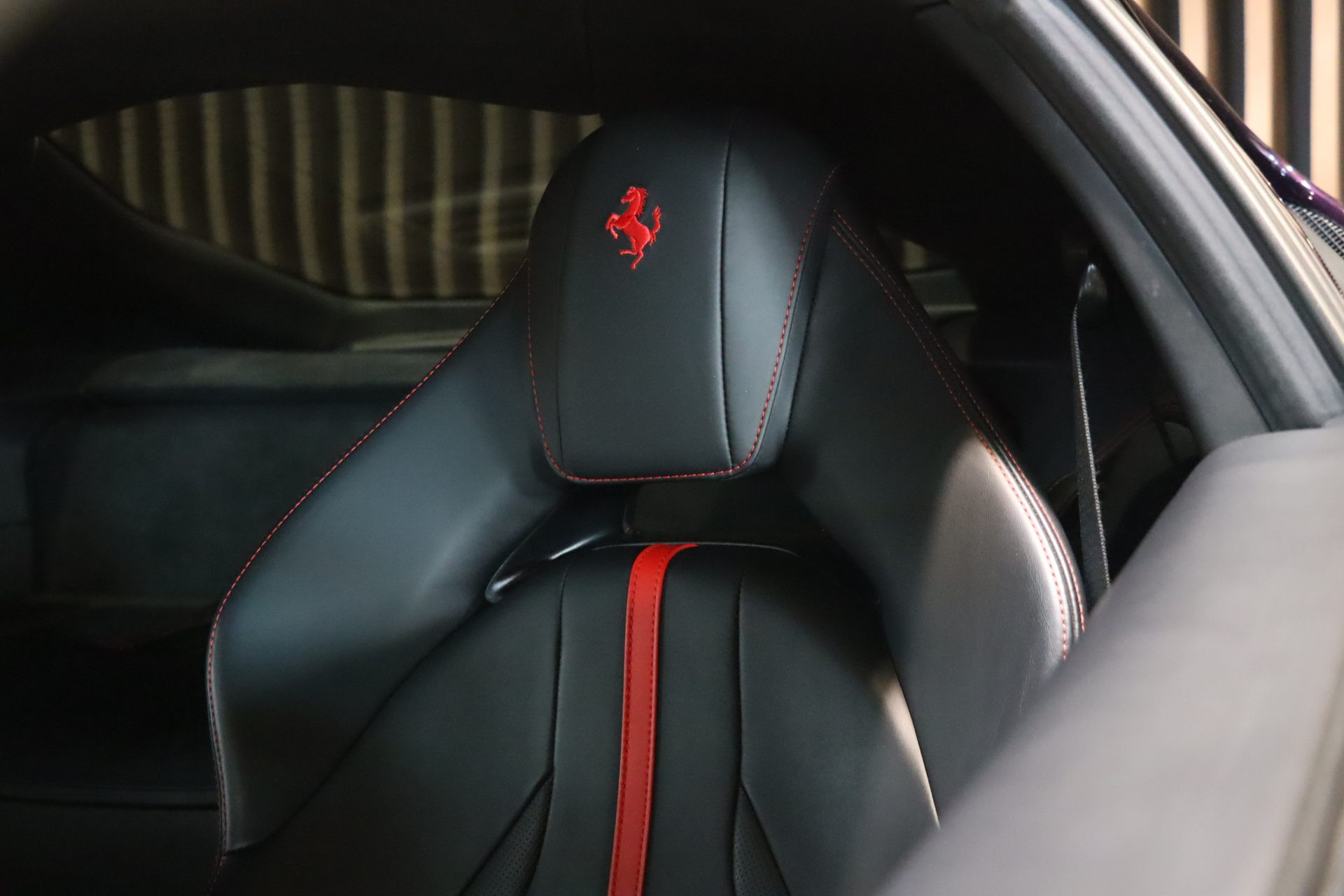 Ferrari 812 Superfast — Viola Hong Kong, 800 ch, configuration rare – Photo 32