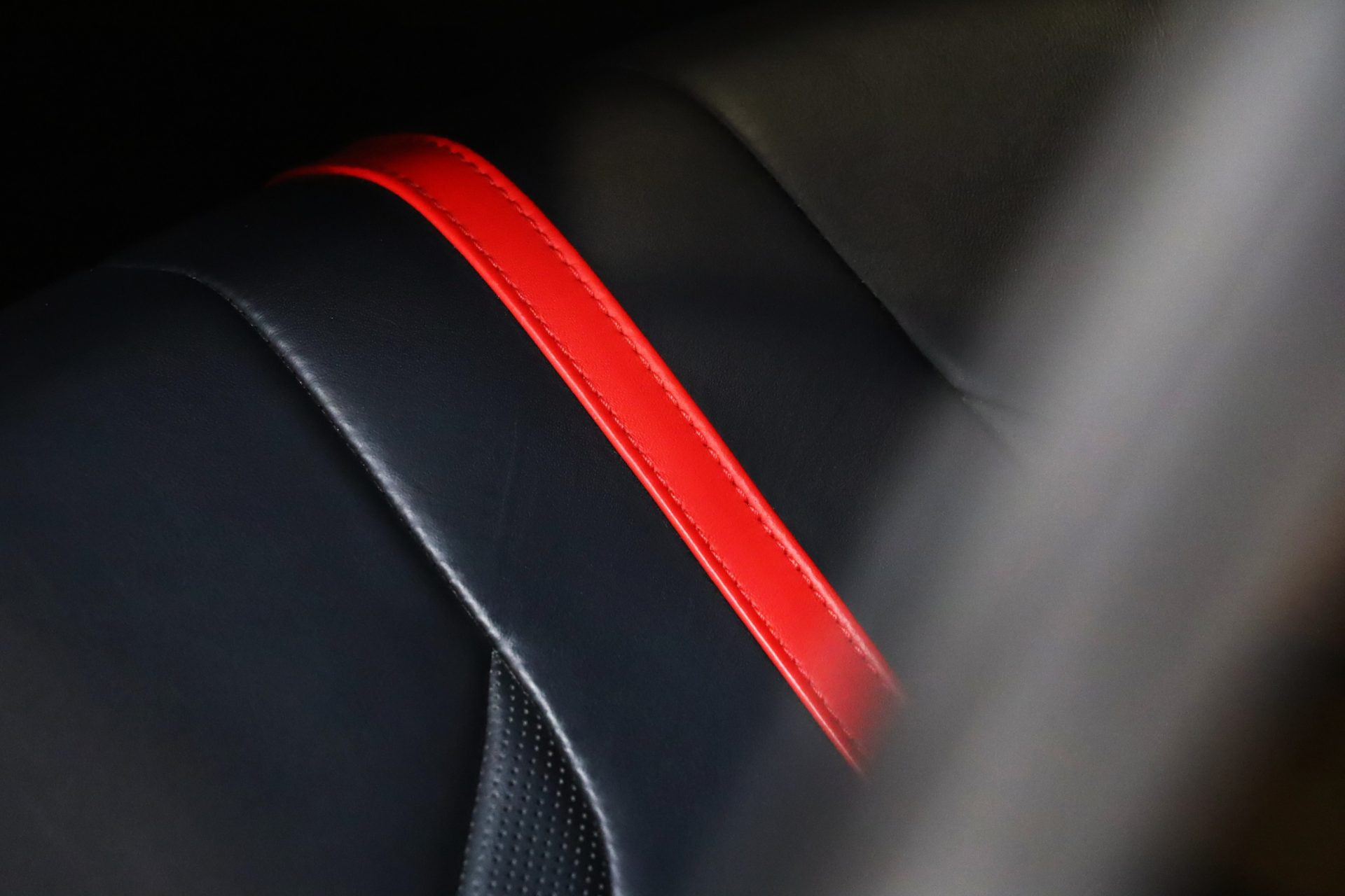 Ferrari 812 Superfast — Viola Hong Kong, 800 ch, configuration rare – Photo 33