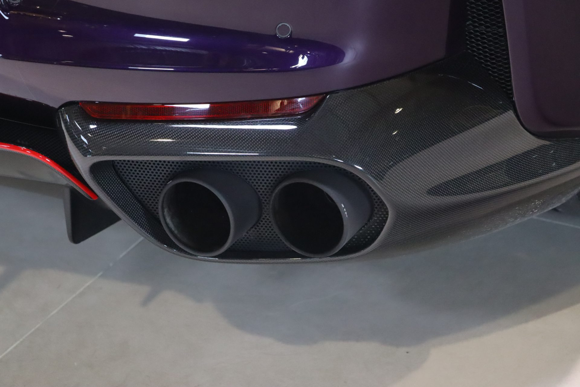 Ferrari 812 Superfast — Viola Hong Kong, 800 ch, configuration rare – Photo 55