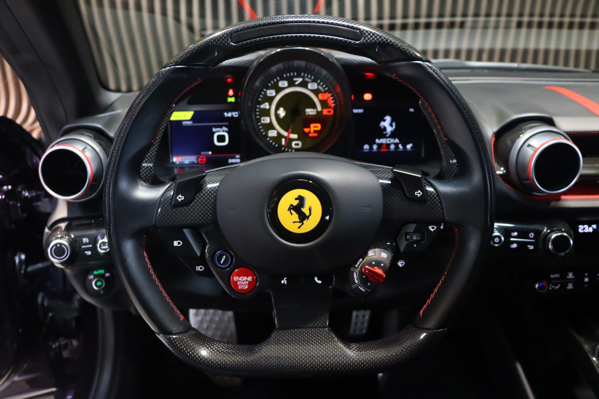 Ferrari 812 Superfast — Viola Hong Kong, 800 ch, configuration rare – Photo 8