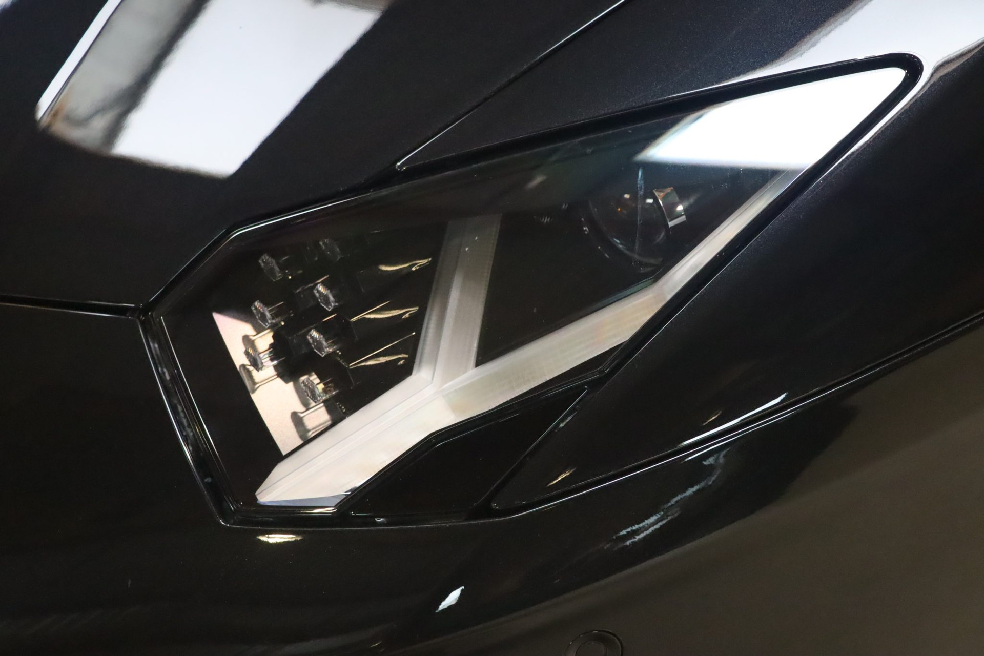 Lamborghini Aventador LP700-4 — Nero Pegaso, Full Black – Photo 33