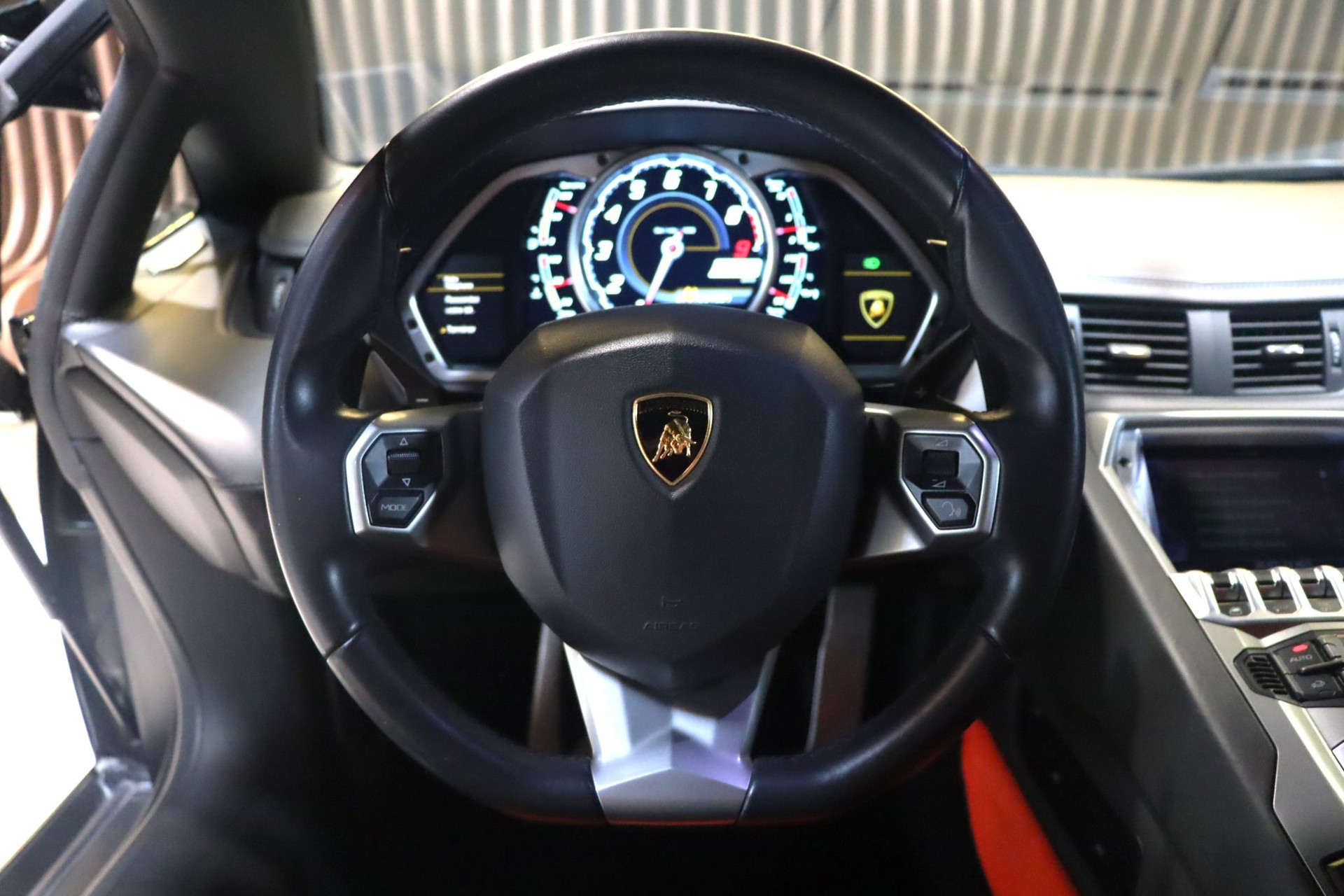 Lamborghini Aventador LP700-4 — Nero Pegaso, Full Black – Photo 9