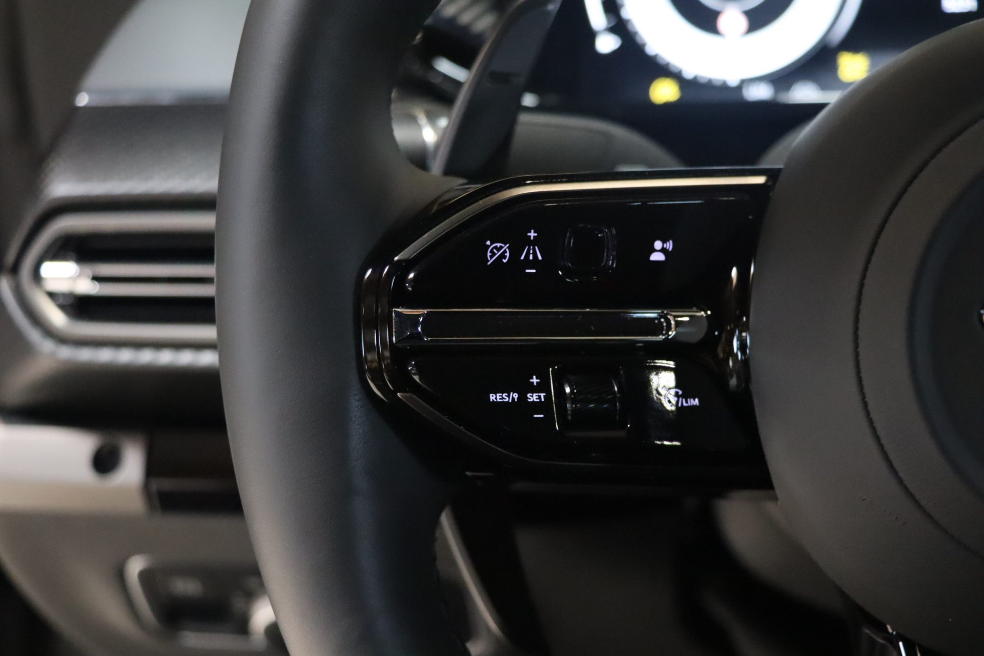 Aston Martin Vantage V8 4.0 680ch – 5 250 km, exemplaire français – Photo 19