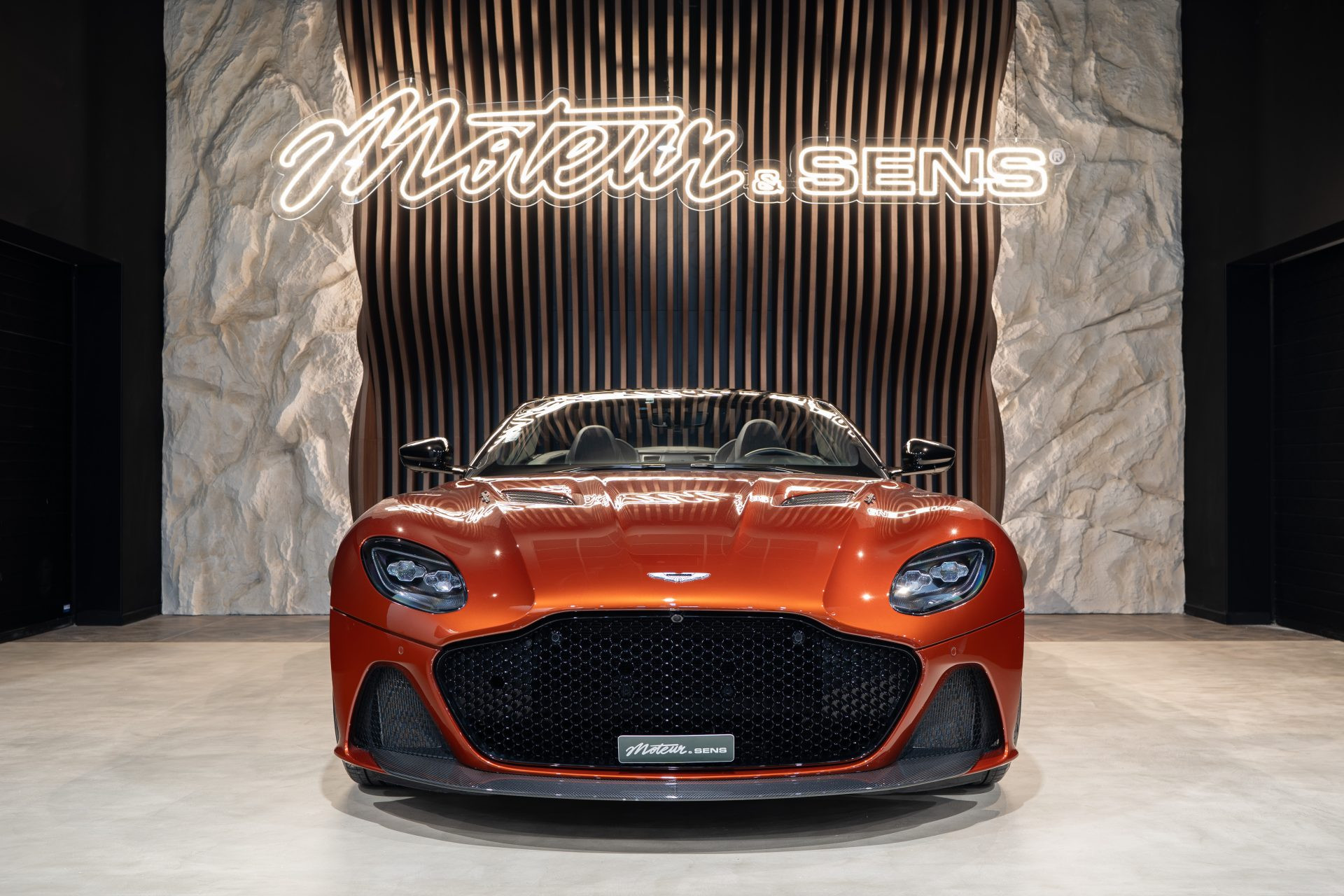 Aston Martin DBS Superleggera Volante V12 5.2L Bi-Turbo 725 CV – Photo 3