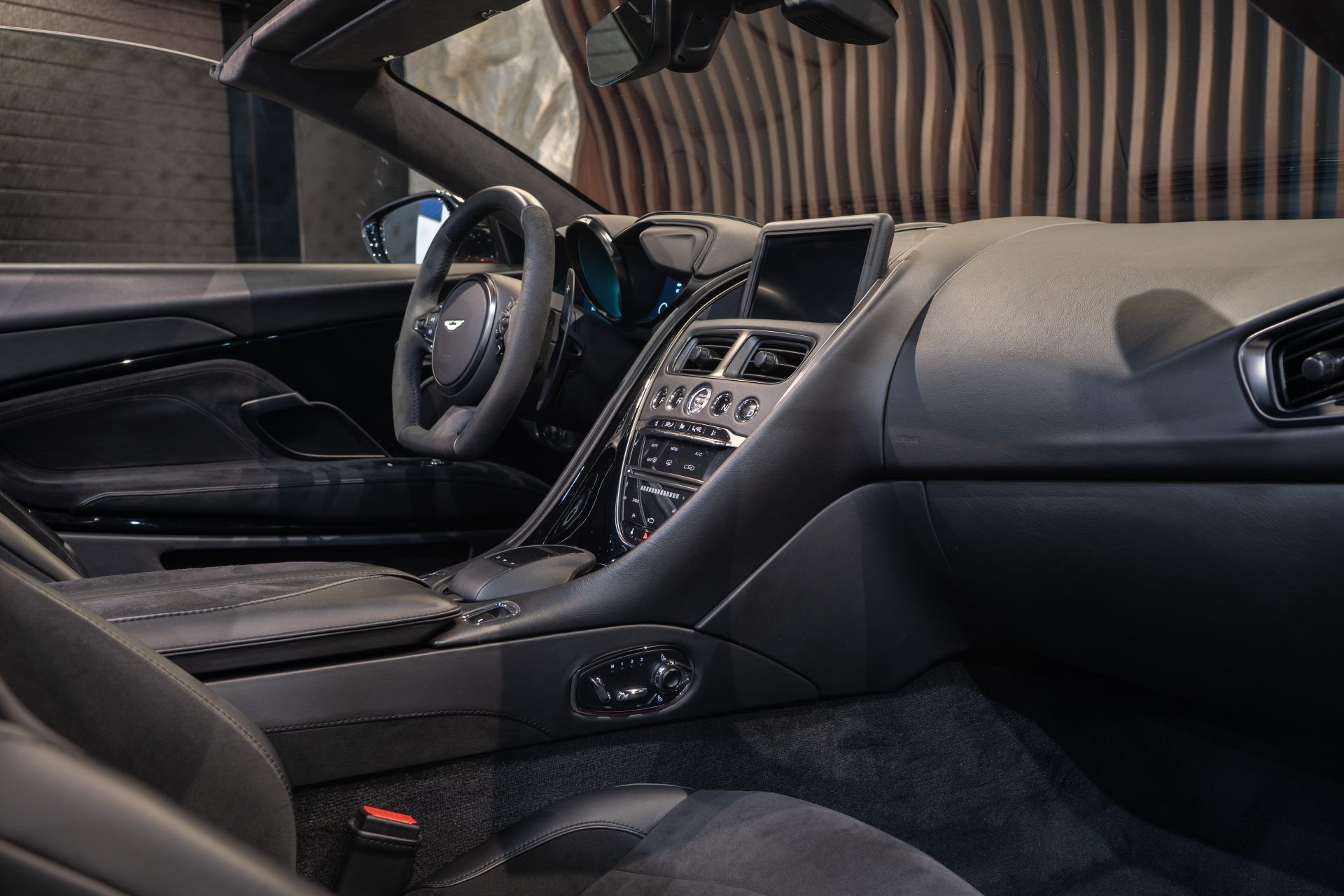 Aston Martin DBS Superleggera Volante V12 5.2L Bi-Turbo 725 CV – Photo 28