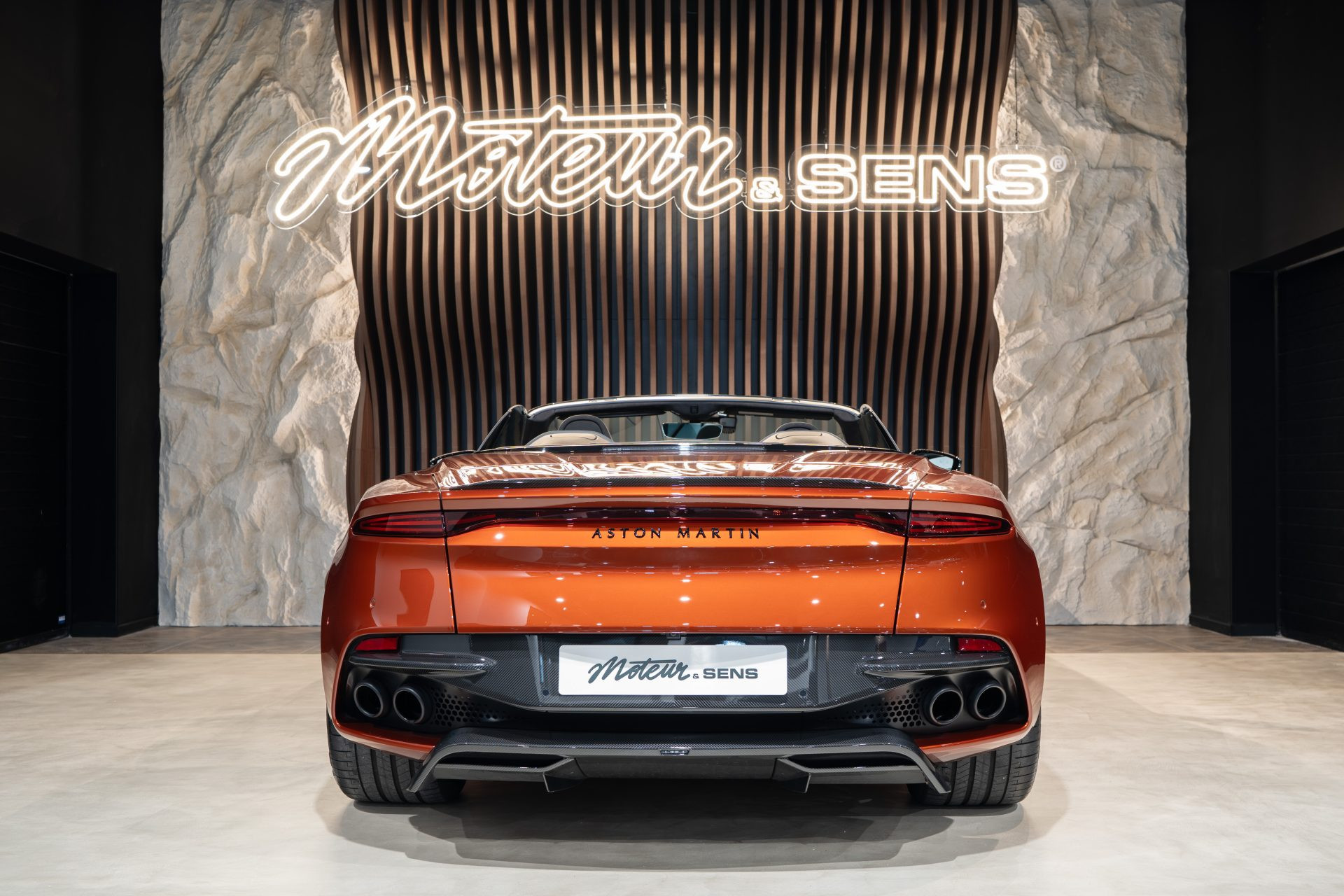 Aston Martin DBS Superleggera Volante V12 5.2L Bi-Turbo 725 CV – Photo 4