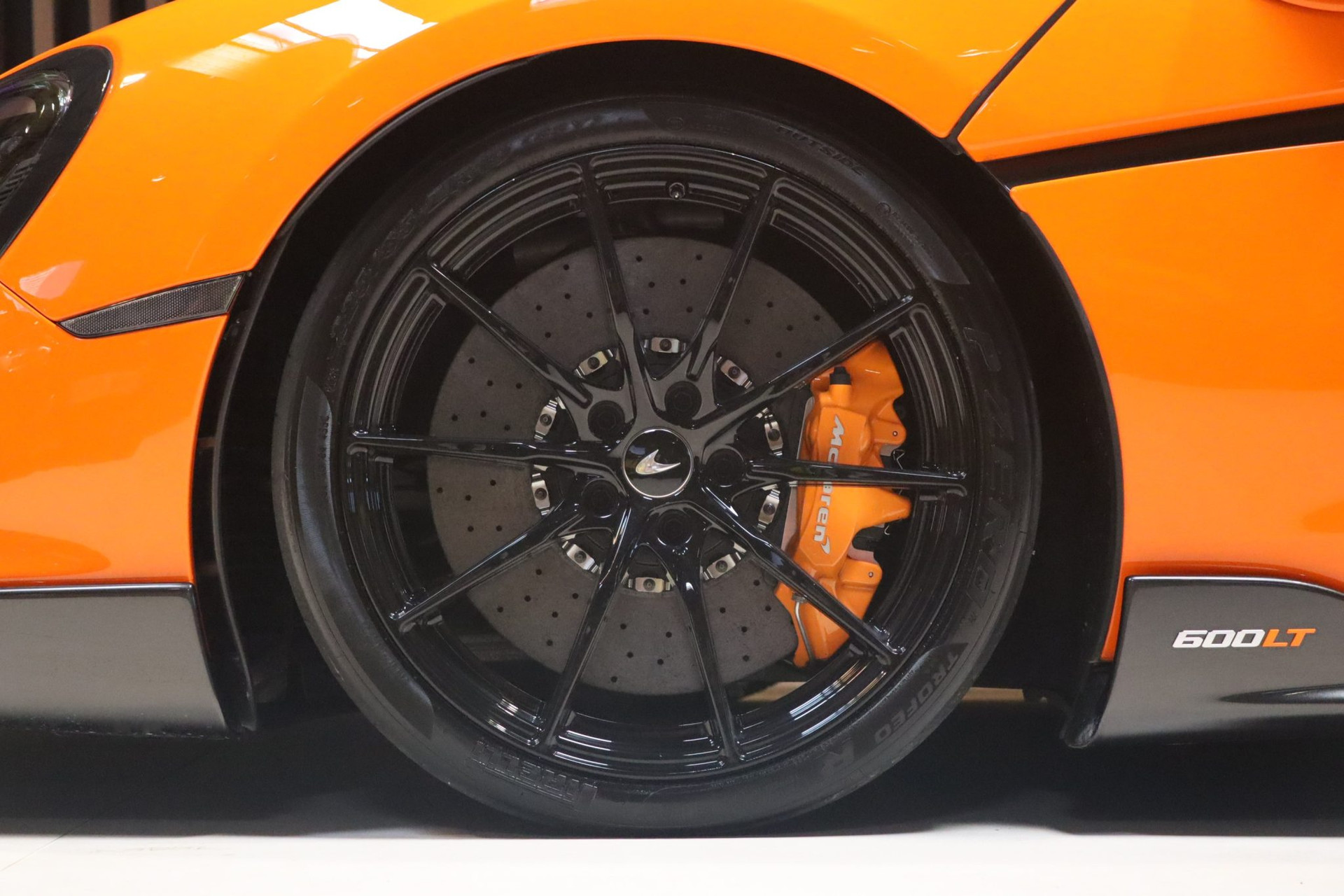 McLaren 600 LT Spider — Orange, 28 690 km, 2019 – Photo 38