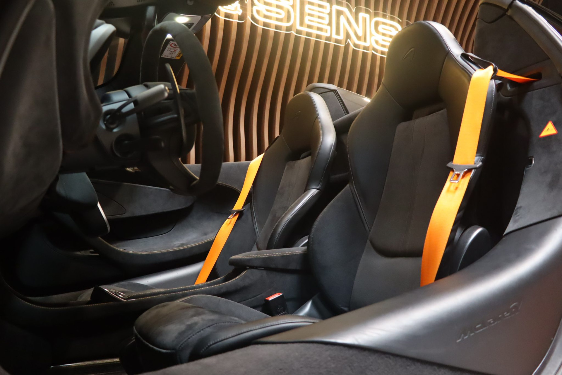 McLaren 600 LT Spider — Orange, 28 690 km, 2019 – Photo 7