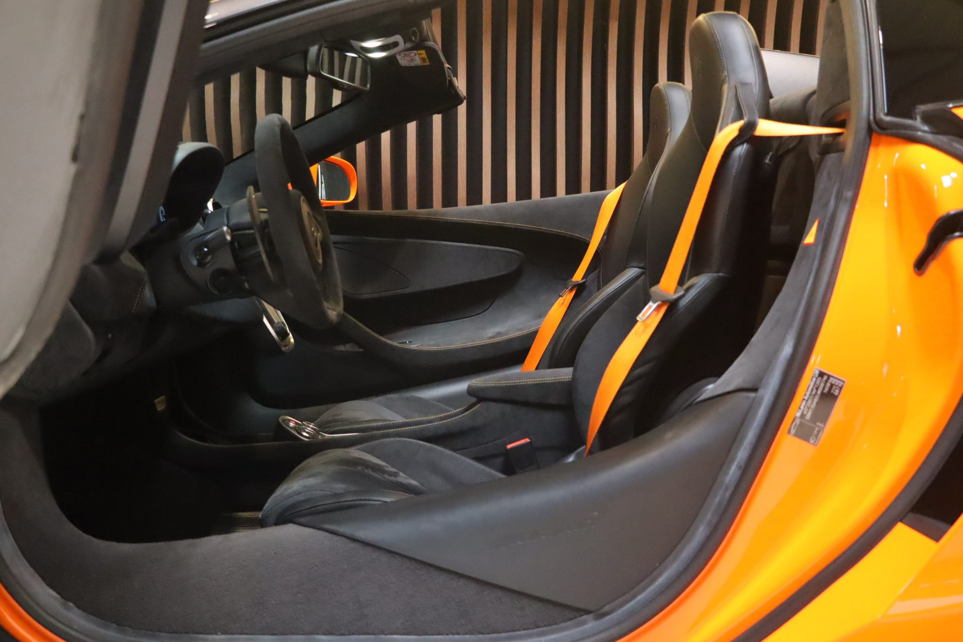 McLaren 600 LT Spider — Orange, 28 690 km, 2019 – Photo 8
