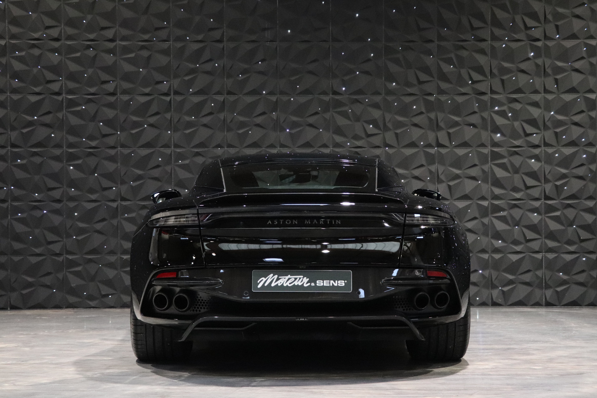 Aston Martin DBS Superleggera – Jet Black – 15 500 km – 2019 – Photo 4