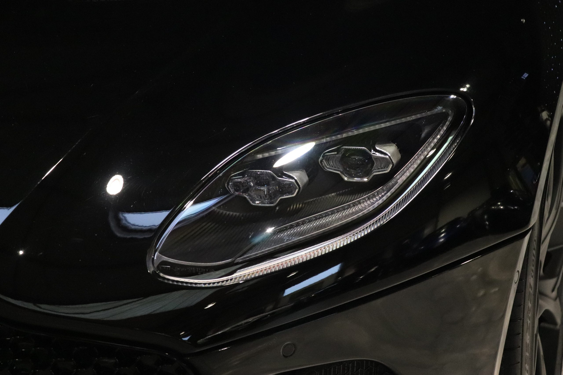 Aston Martin DBS Superleggera – Jet Black – 15 500 km – 2019 – Photo 31
