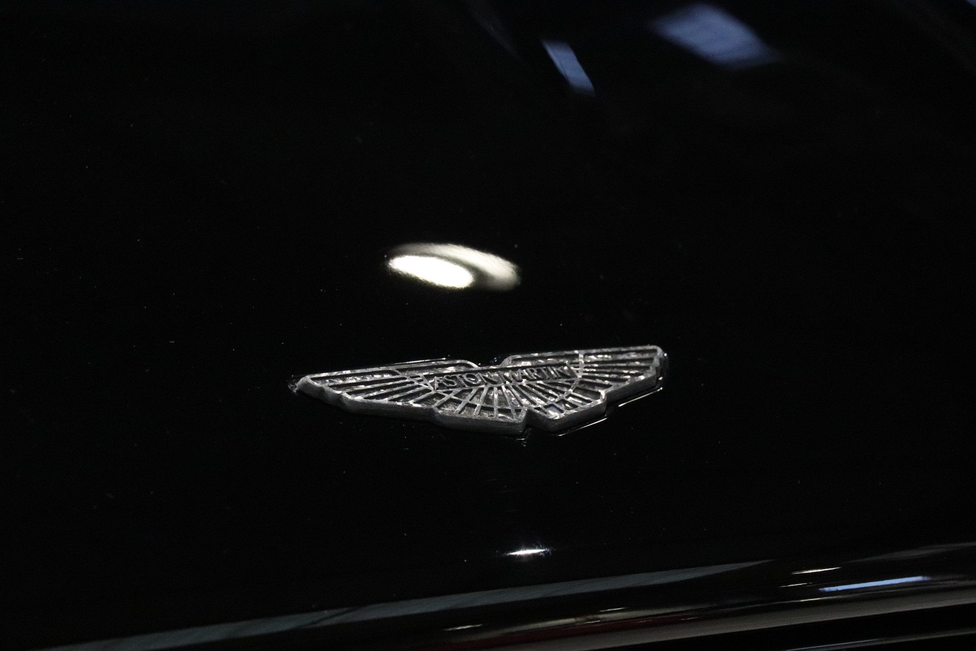 Aston Martin DBS Superleggera – Jet Black – 15 500 km – 2019 – Photo 33