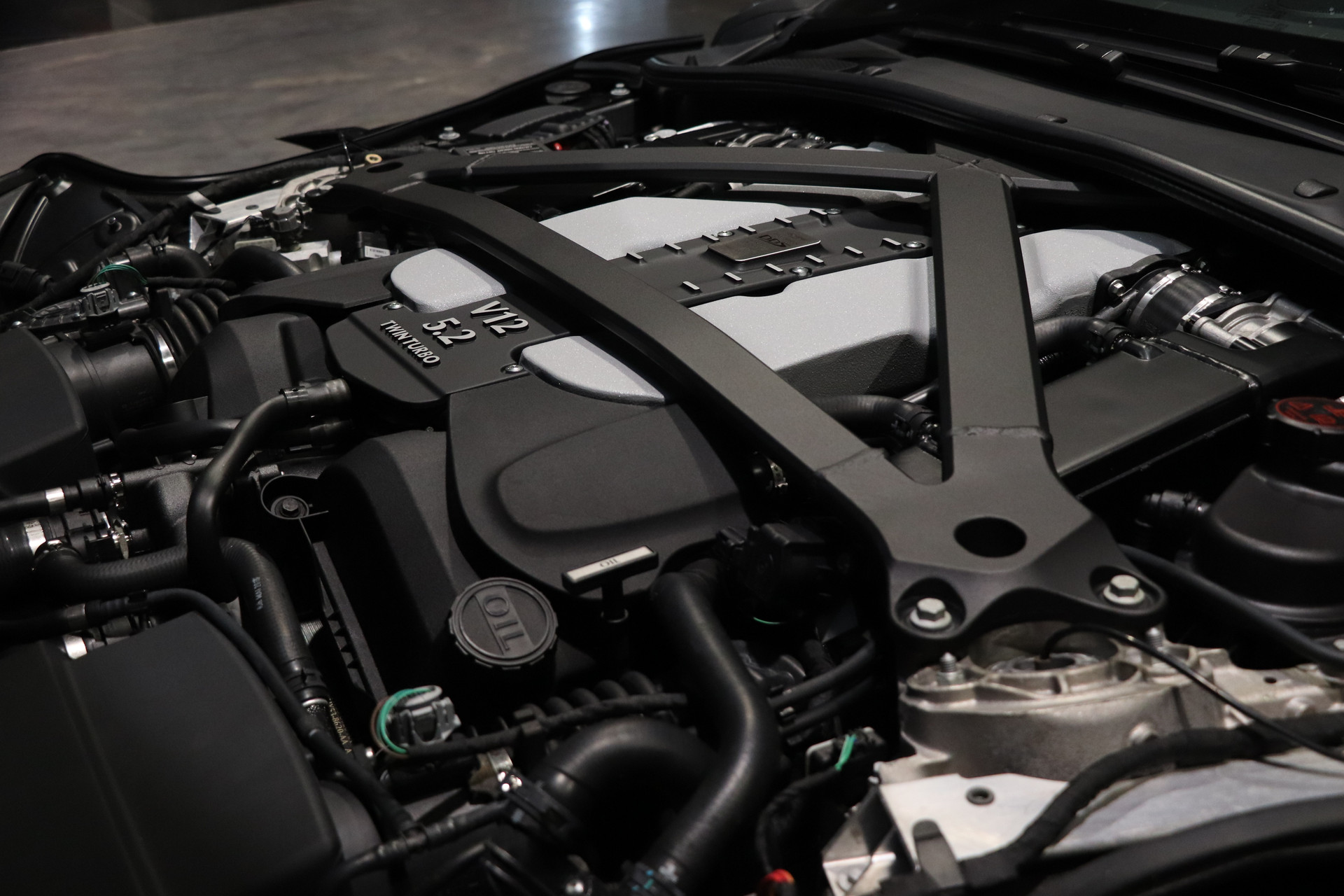 Aston Martin DBS Superleggera – Jet Black – 15 500 km – 2019 – Photo 36