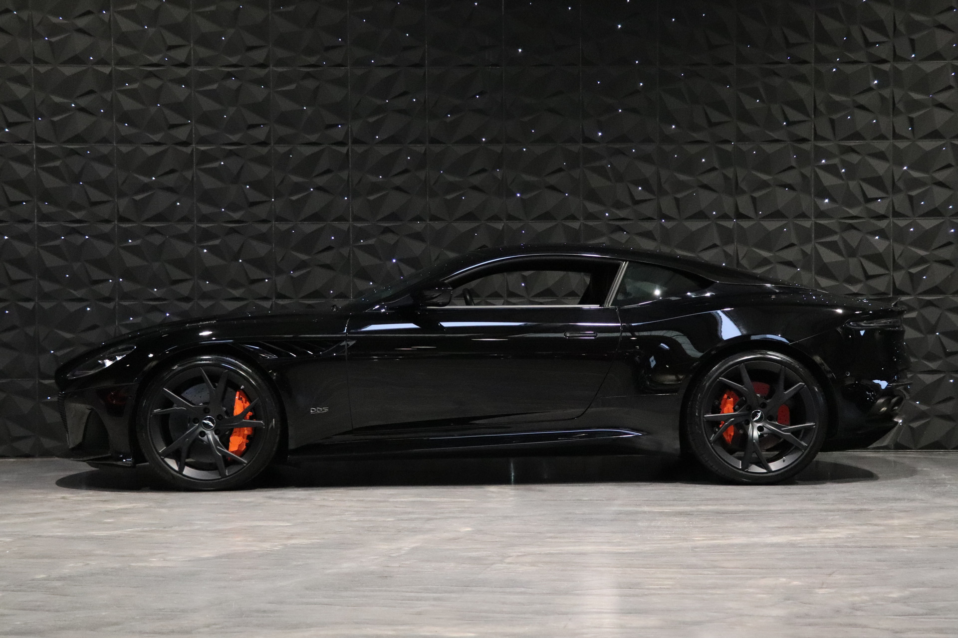 Aston Martin DBS Superleggera – Jet Black – 15 500 km – 2019 – Photo 44