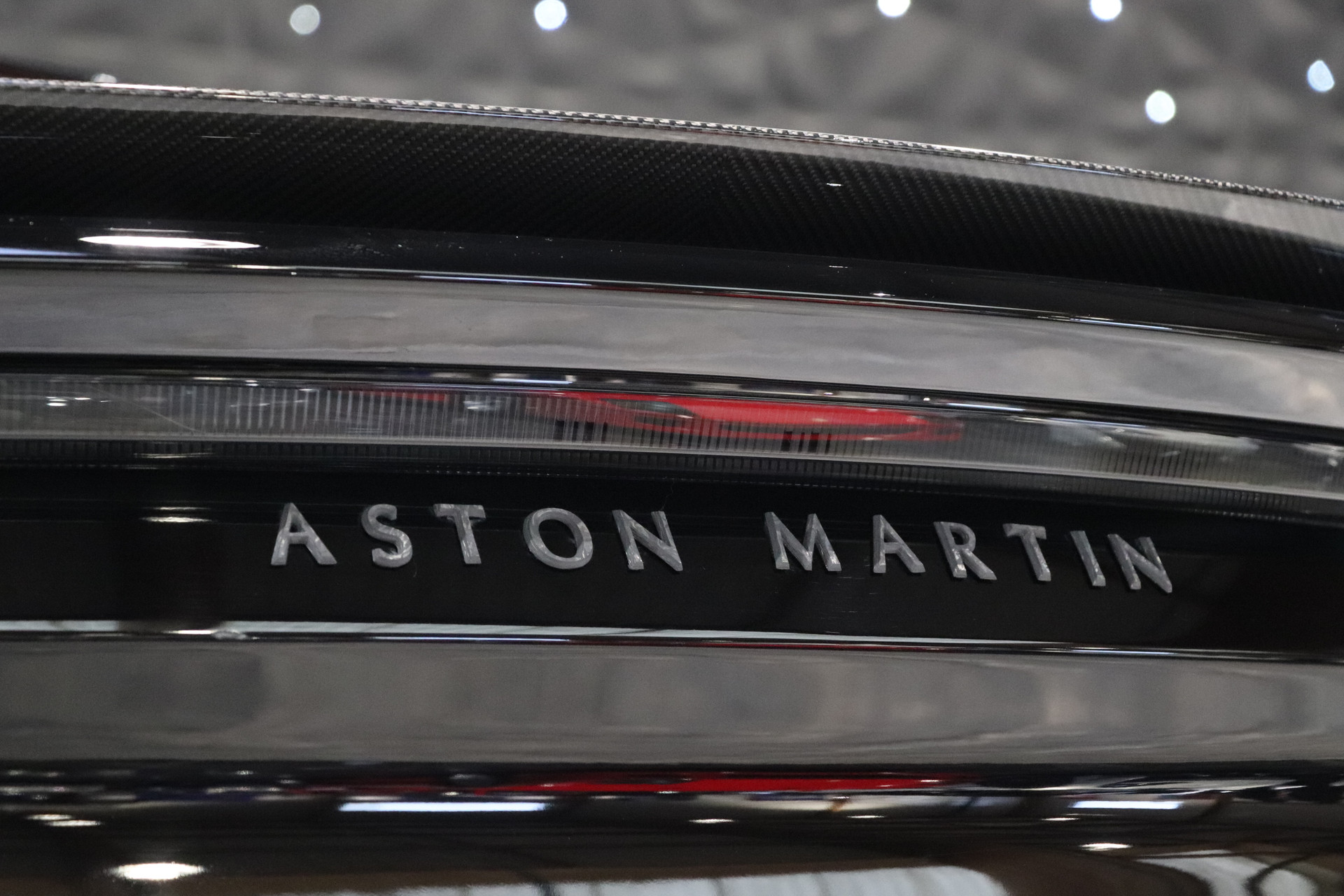 Aston Martin DBS Superleggera – Jet Black – 15 500 km – 2019 – Photo 47