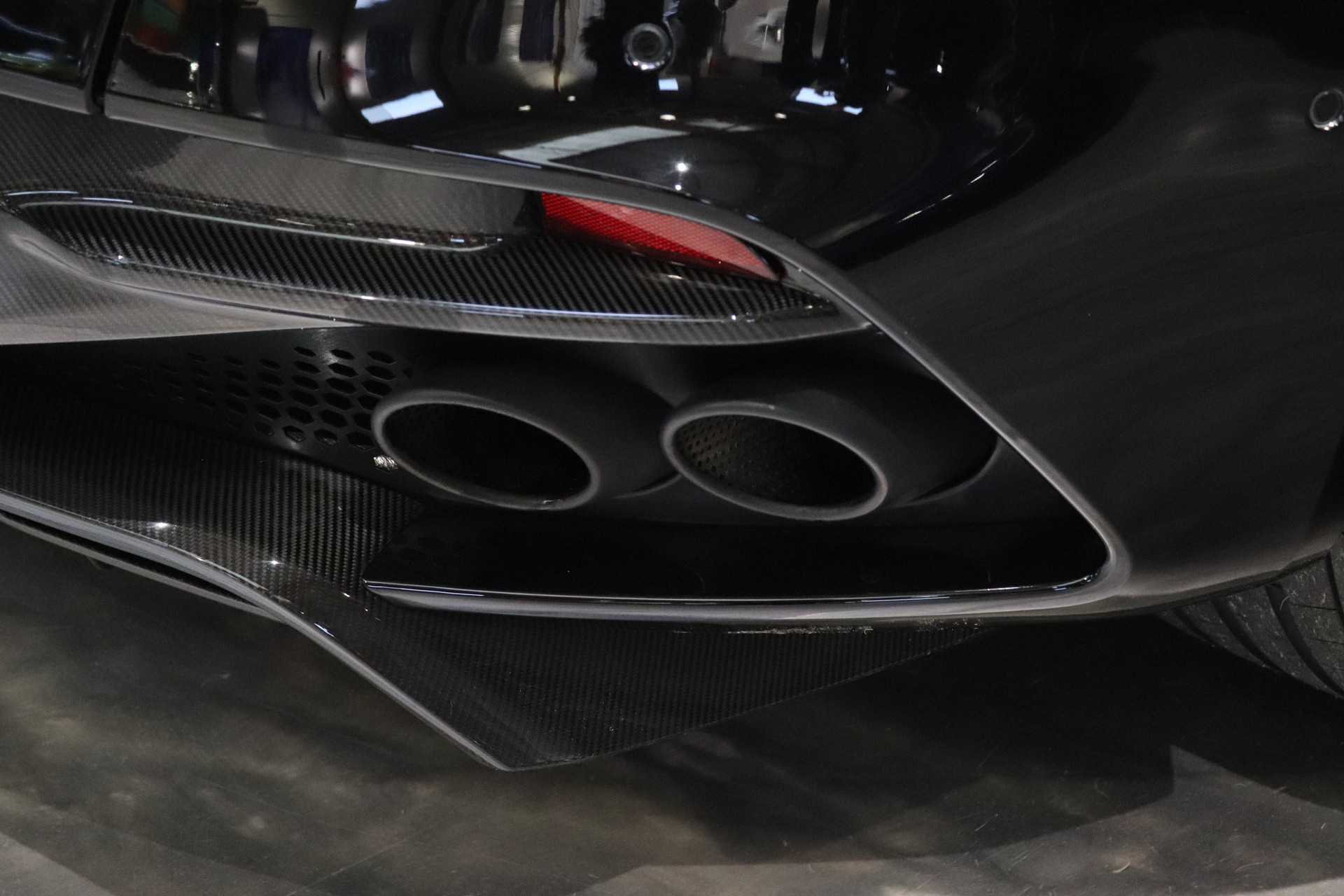 Aston Martin DBS Superleggera – Jet Black – 15 500 km – 2019 – Photo 49