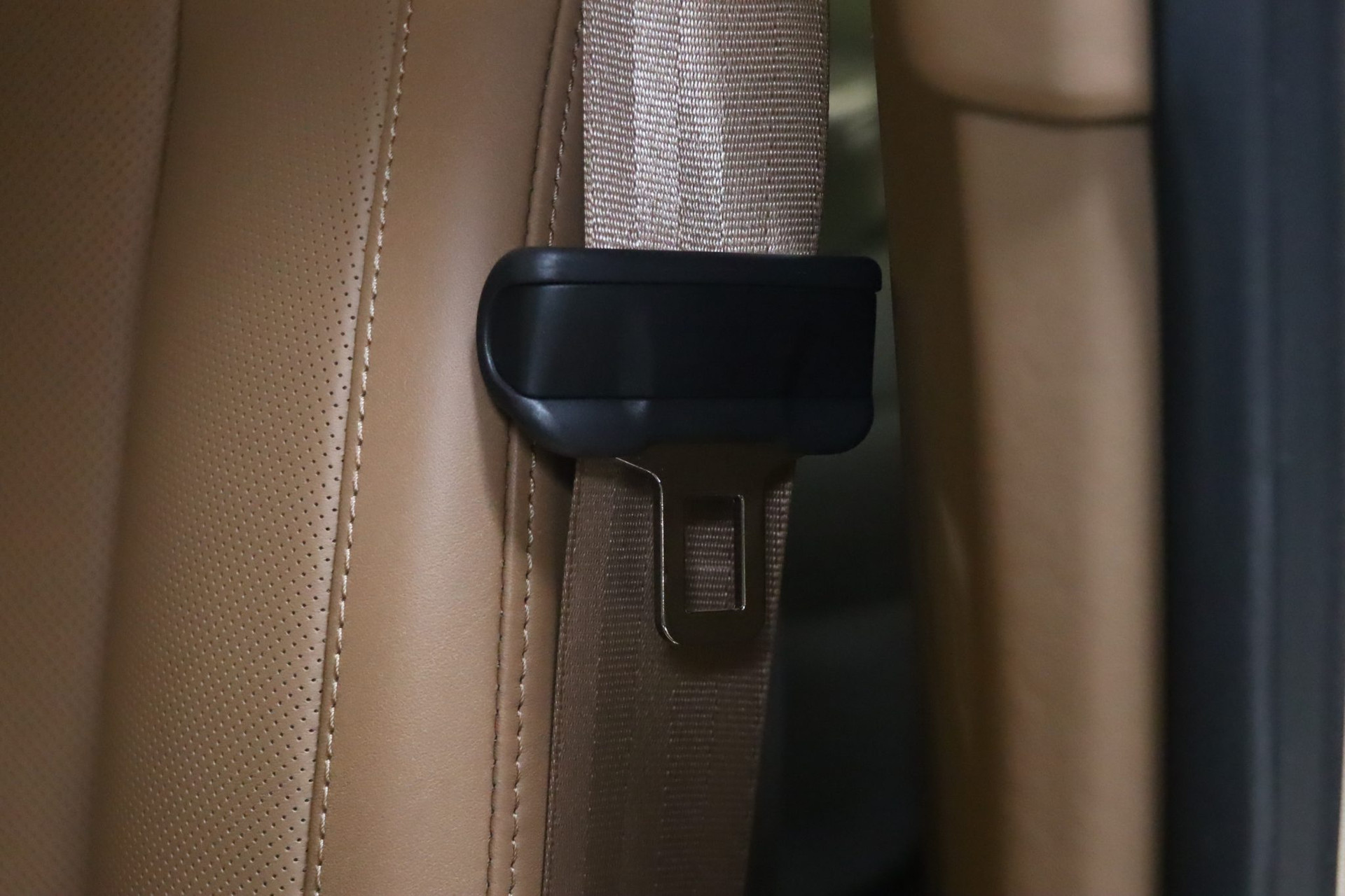 Range Rover SV P615 SWB — Sunset Gold Satin SVO, 7 400 km – Photo 29