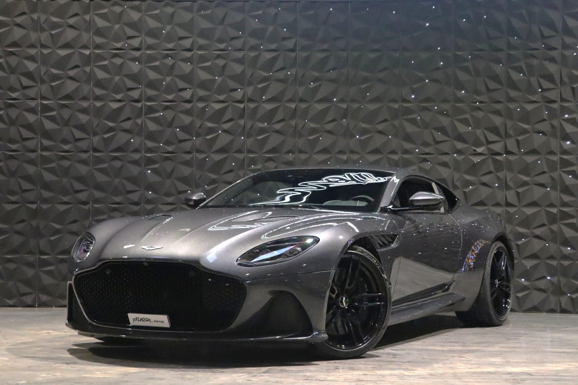 Aston Martin DBS Superleggera V12 bi-turbo 725 CV – Xenon Grey – Photo 2