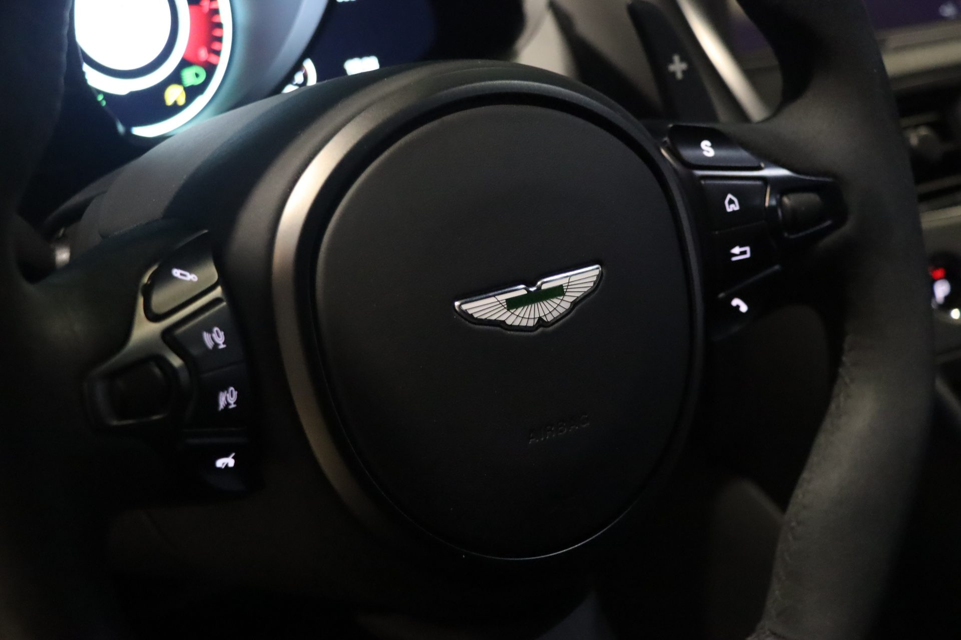 Aston Martin DBS Superleggera V12 bi-turbo 725 CV – Xenon Grey – Photo 23