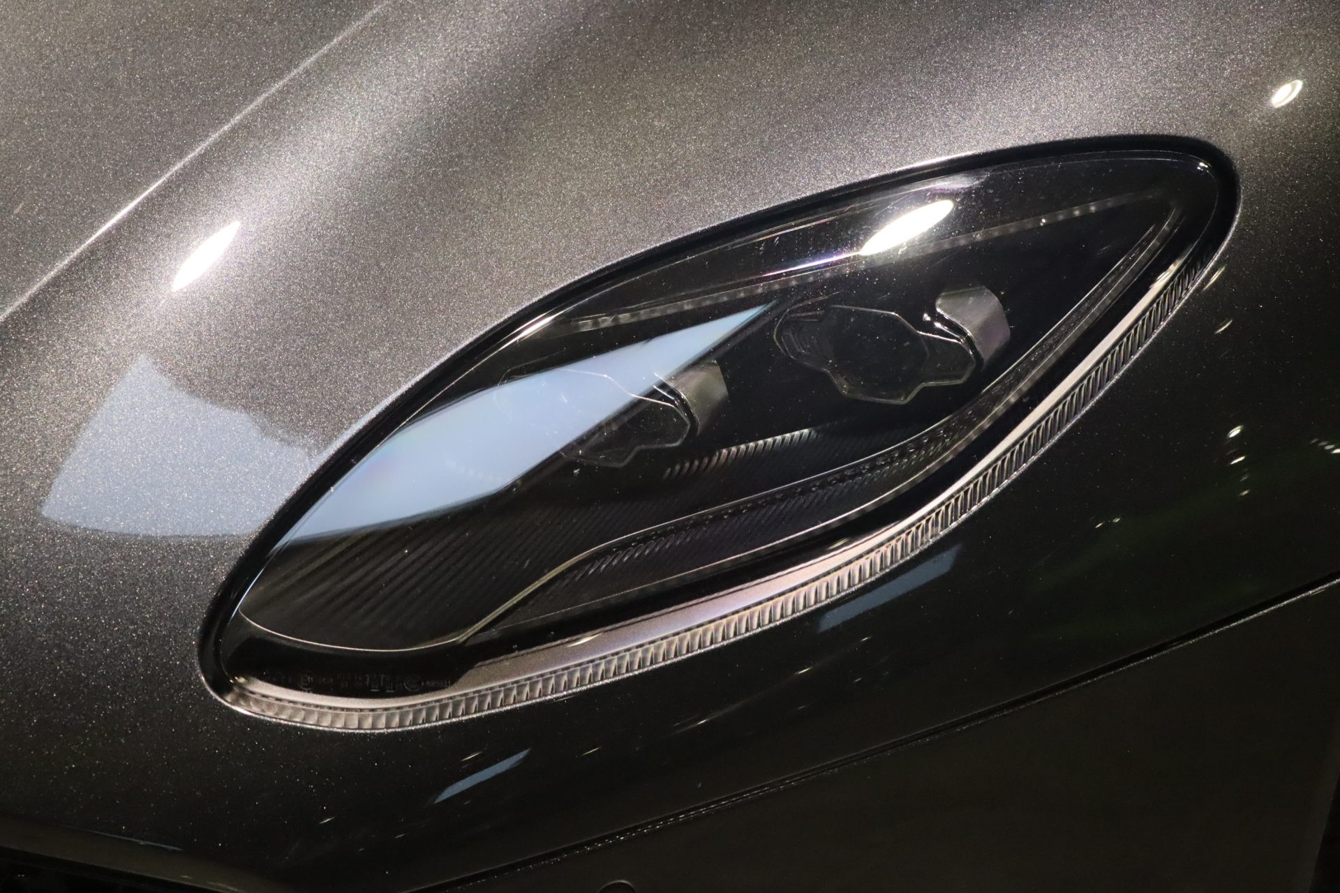 Aston Martin DBS Superleggera V12 bi-turbo 725 CV – Xenon Grey – Photo 36
