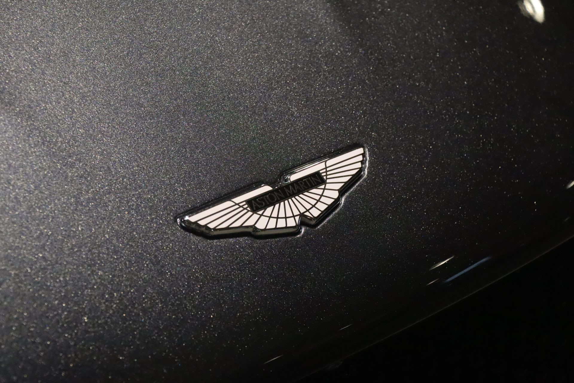 Aston Martin DBS Superleggera V12 bi-turbo 725 CV – Xenon Grey – Photo 38