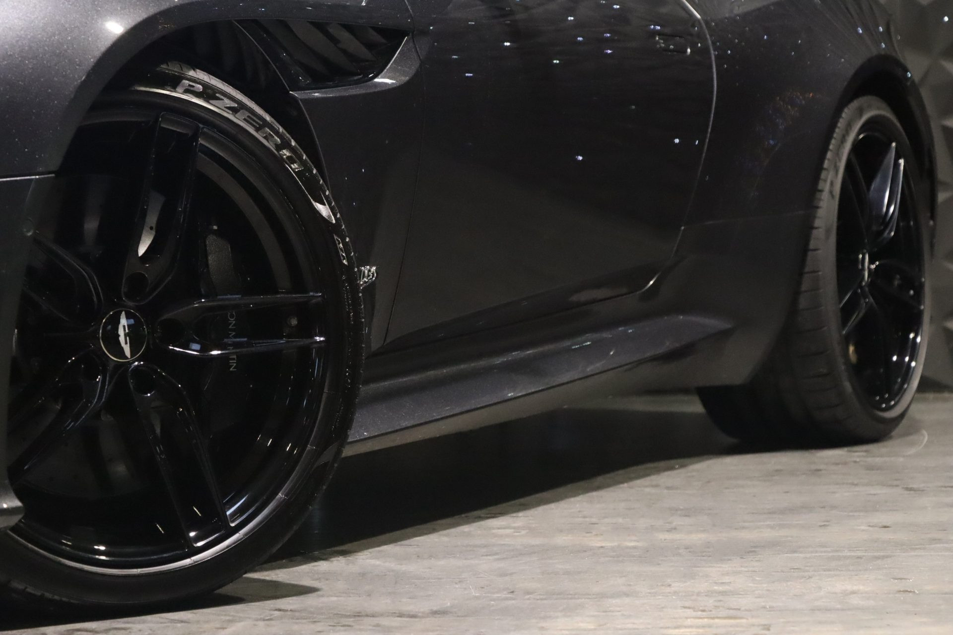 Aston Martin DBS Superleggera V12 bi-turbo 725 CV – Xenon Grey – Photo 45
